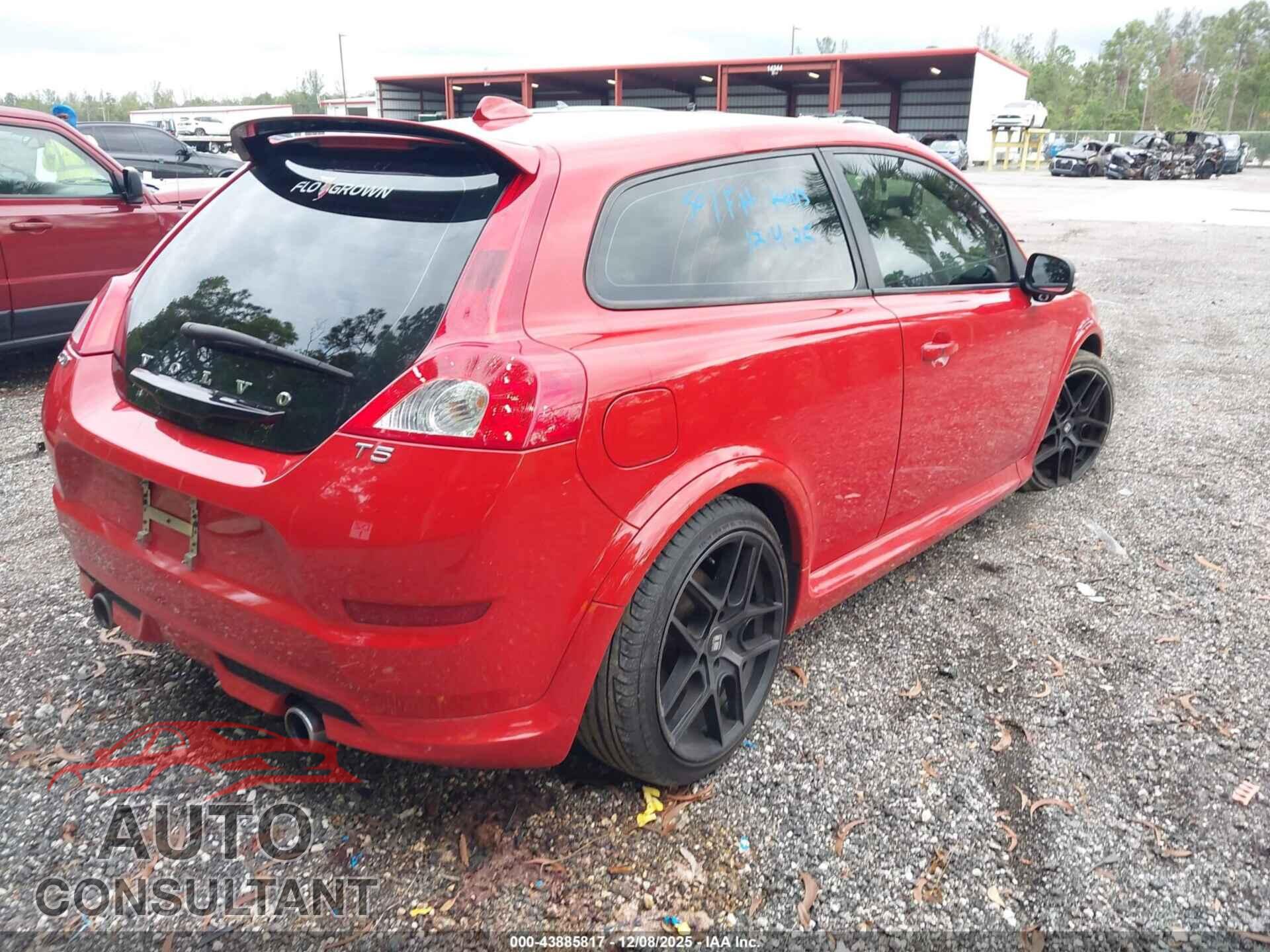 VOLVO C30 2013 - YV1672MKXD2309668