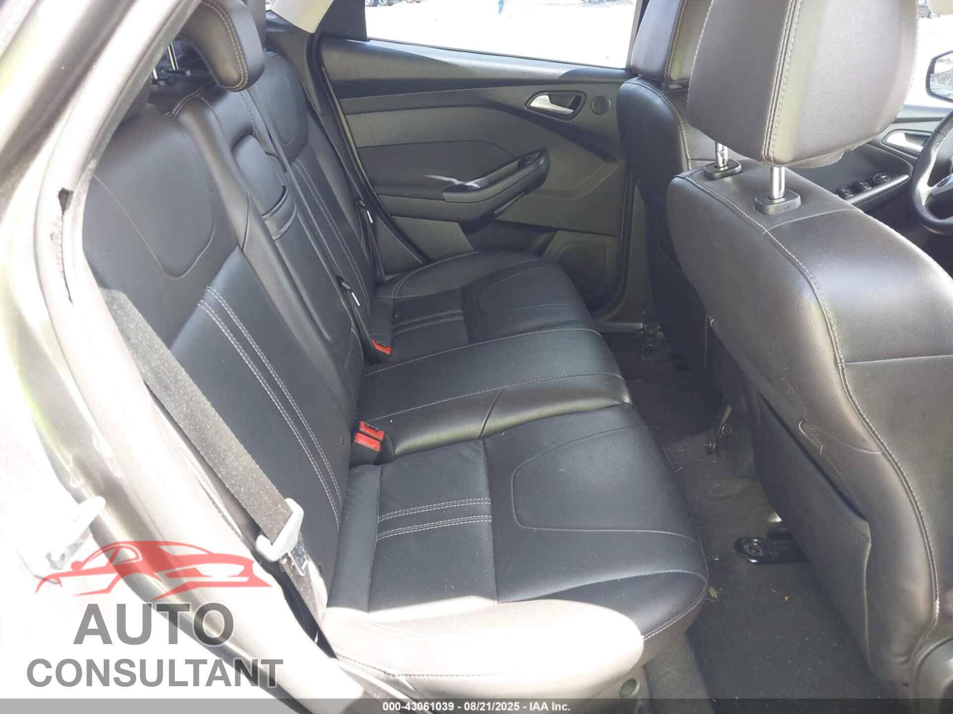 FORD FOCUS 2012 - 1FAHP3N28CL426960