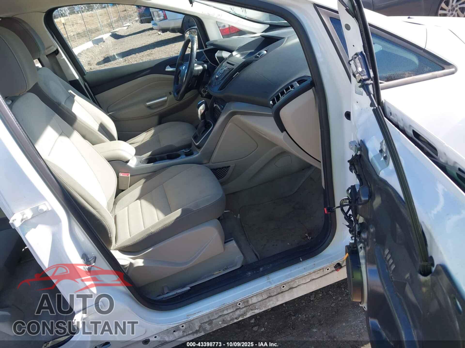 FORD C-MAX HYBRID 2015 - 1FADP5AU4FL120375