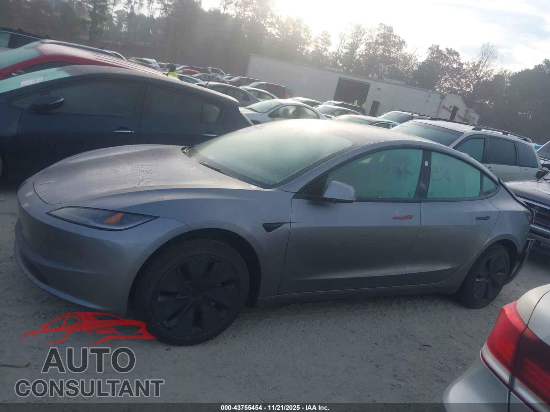 TESLA MODEL 3 2024 - 5YJ3E1EA9RF862475