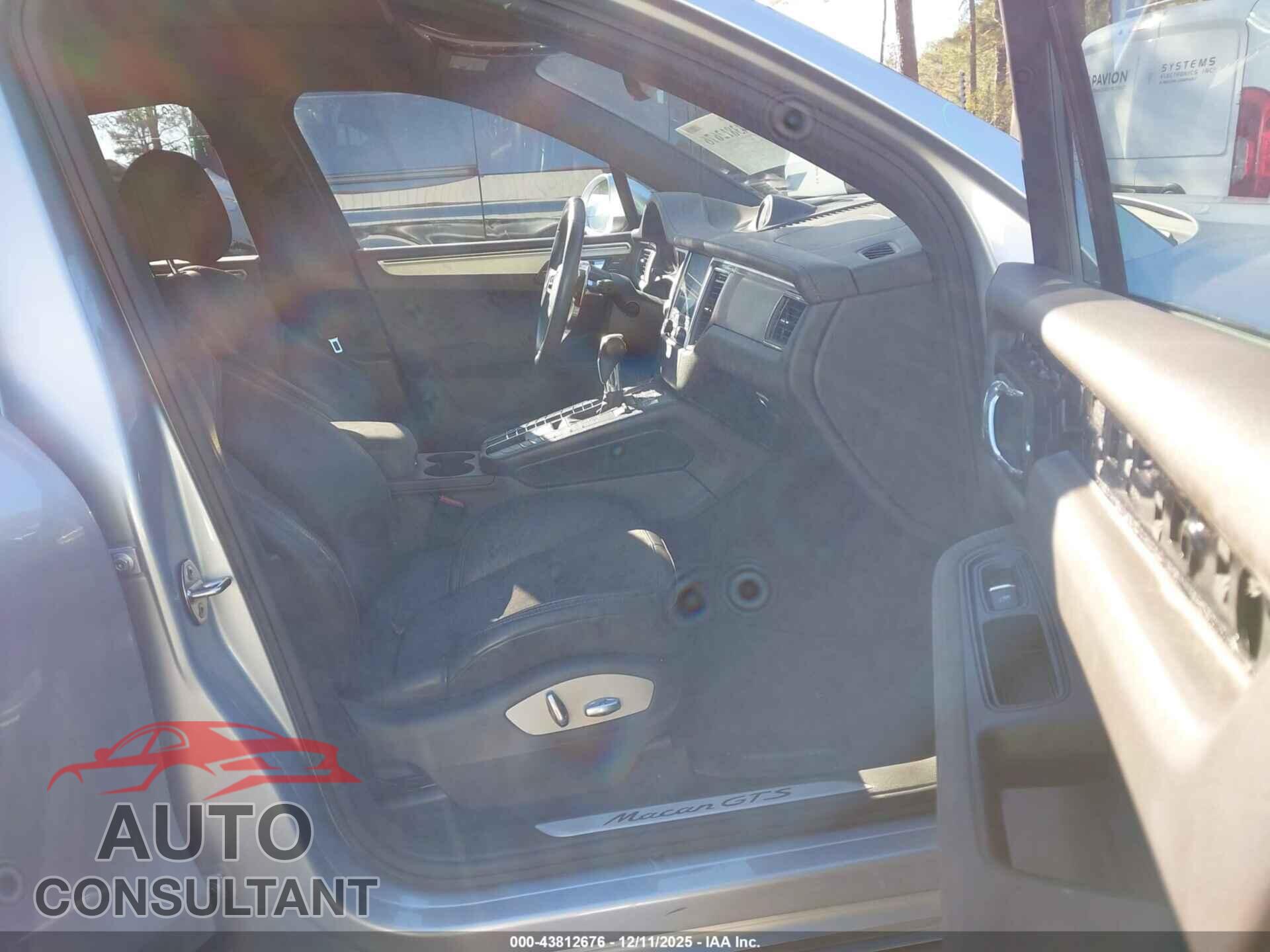 PORSCHE MACAN 2017 - WP1AG2A51HLB55882