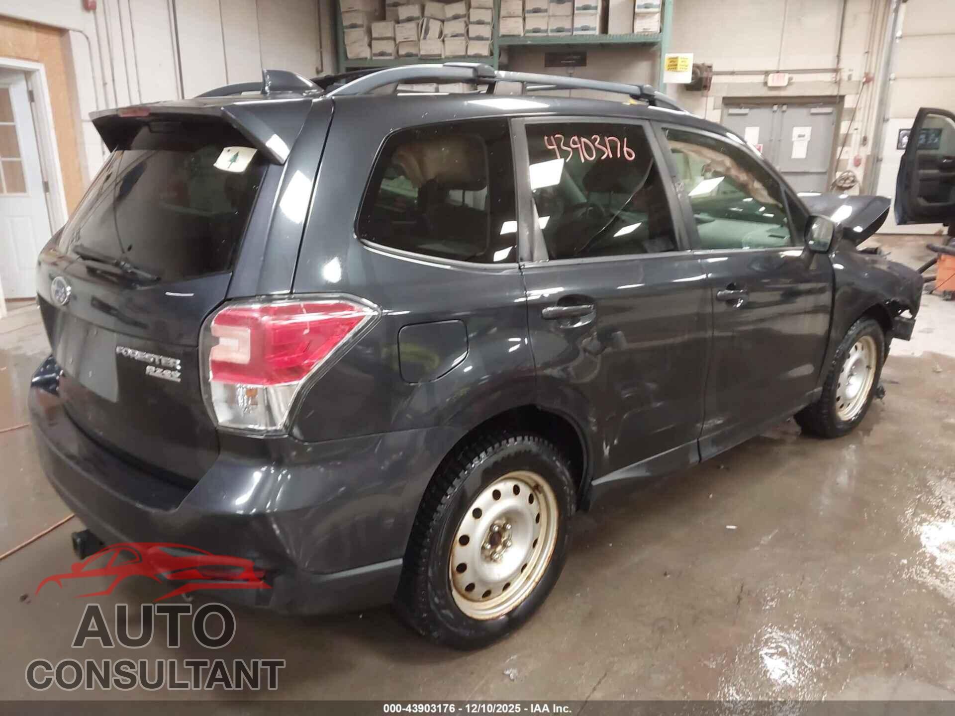 SUBARU FORESTER 2017 - JF2SJAECXHH595582