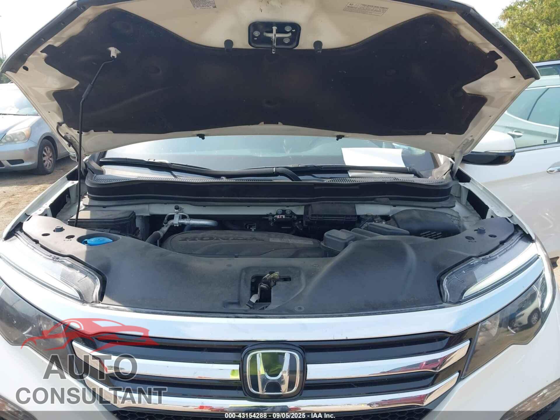 HONDA PILOT 2017 - 5FNYF6H90HB044987