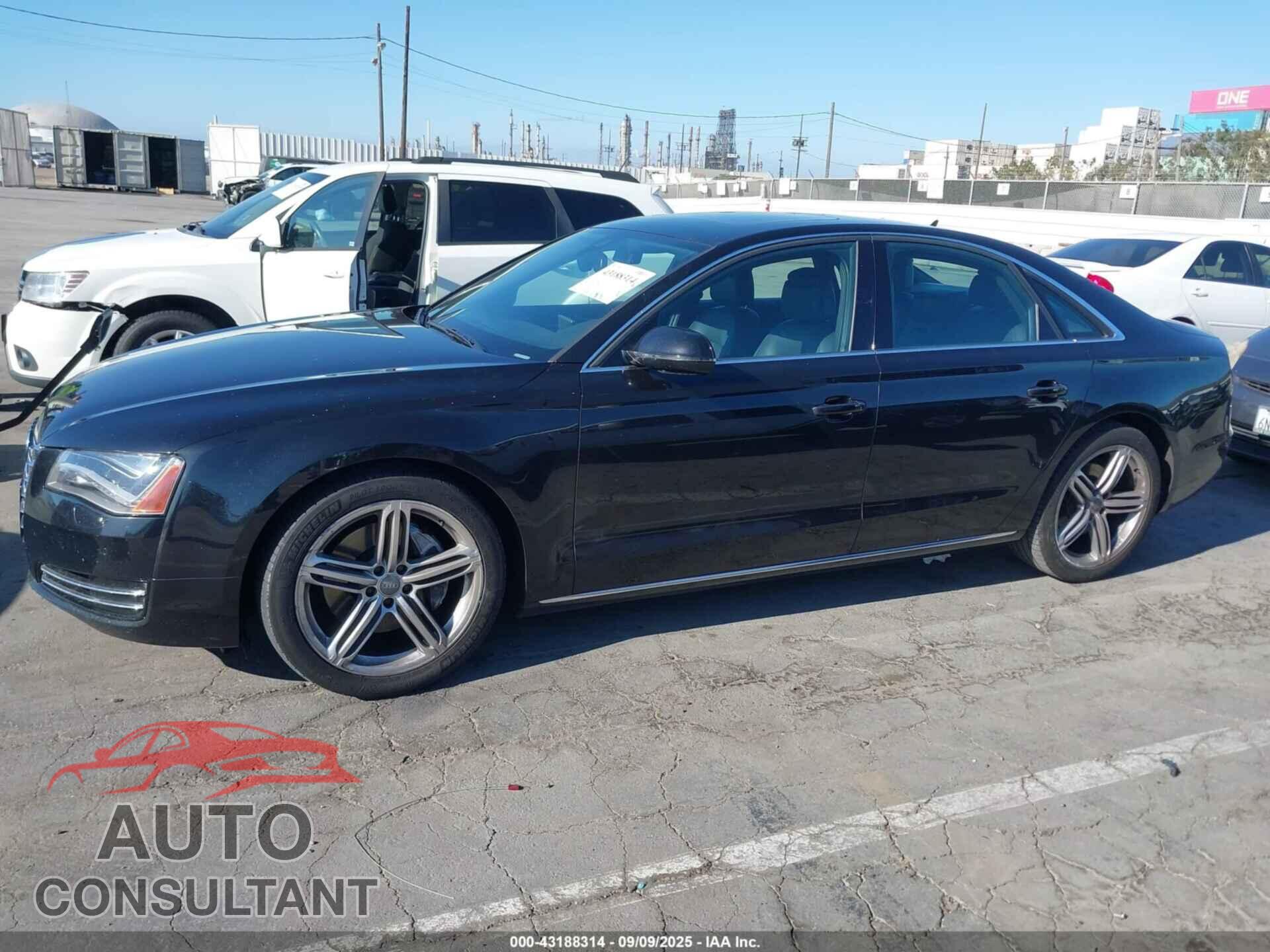 AUDI A8 2014 - WAUAGAFD4EN011879