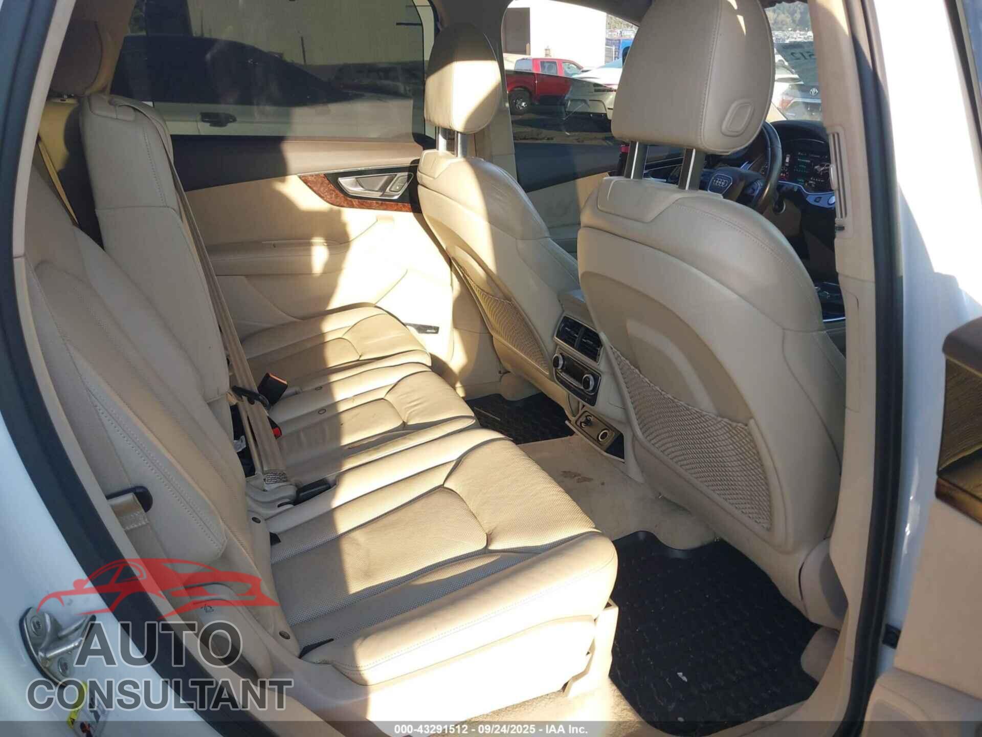 AUDI Q7 2017 - WA1VABF72HD016816