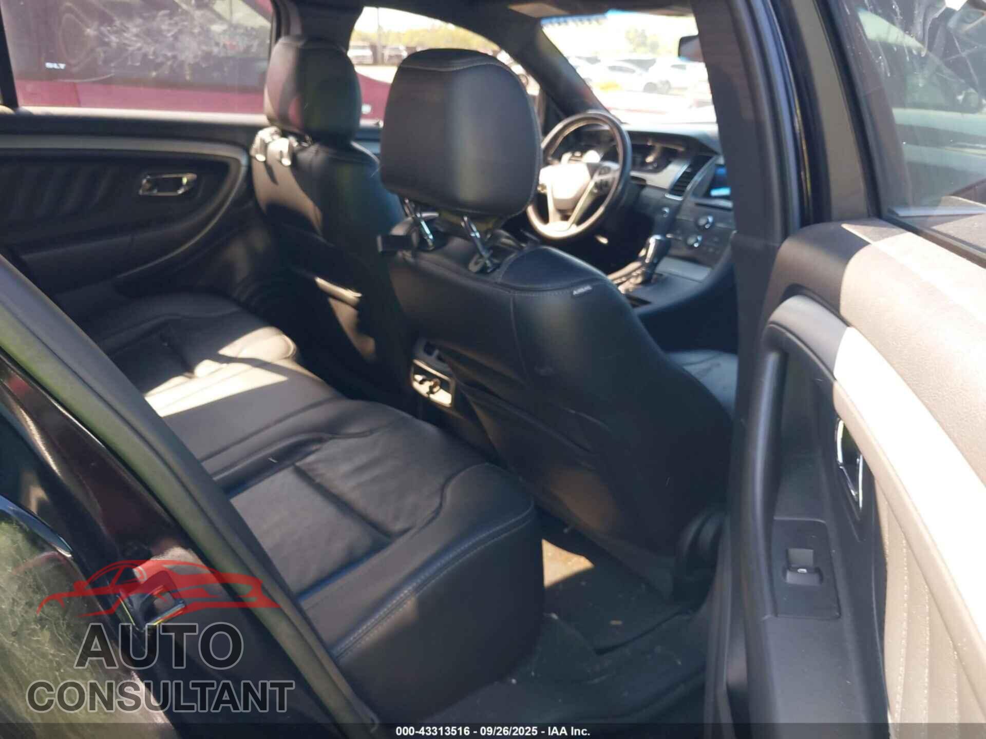 FORD TAURUS 2016 - 1FAHP2E88GG136148