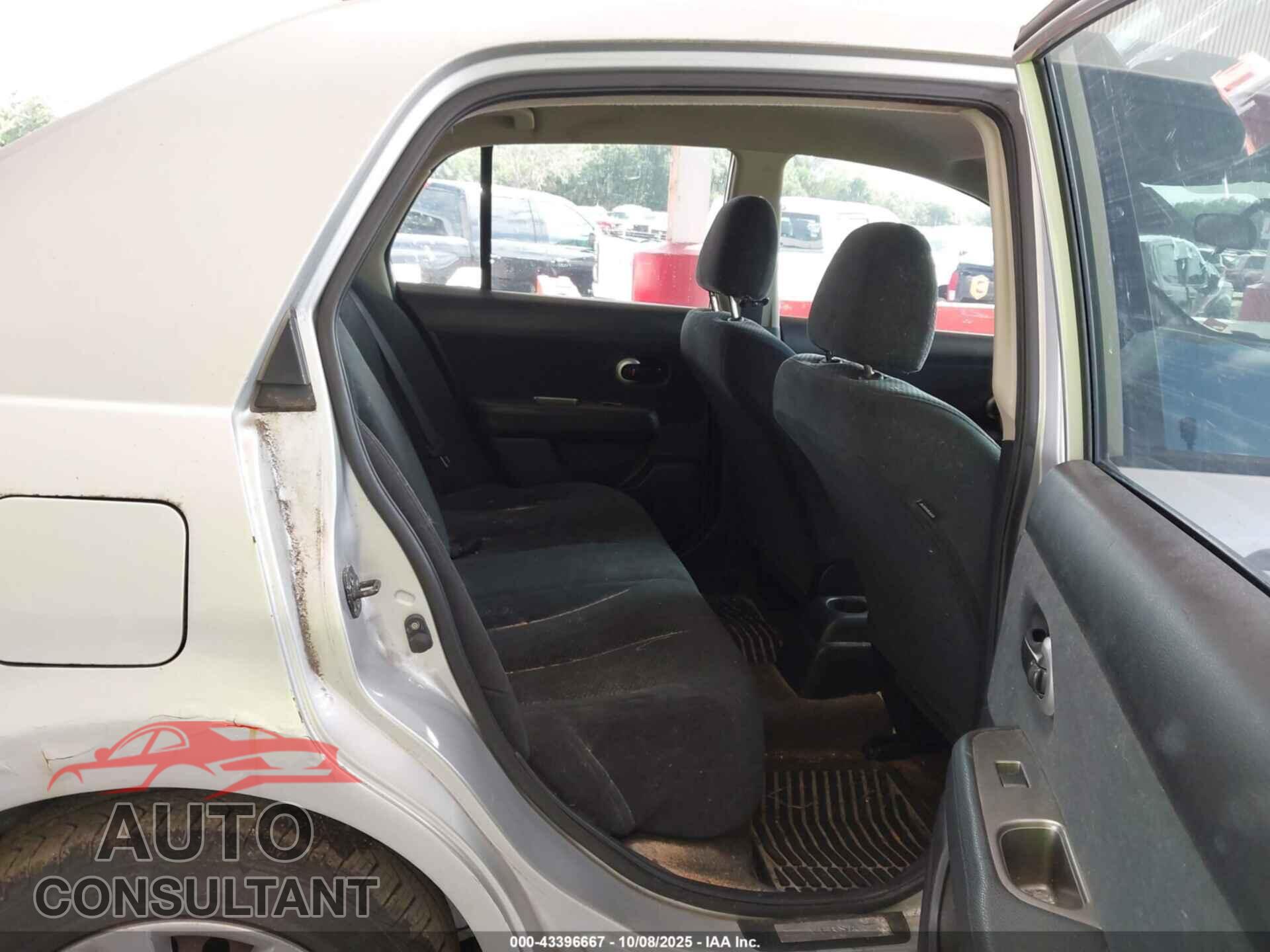 NISSAN VERSA 2011 - 3N1BC1AP1BL369296