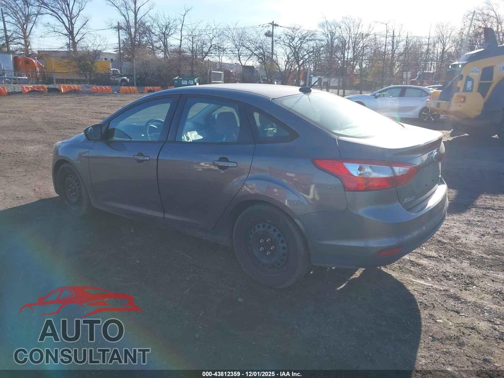 FORD FOCUS 2012 - 1FAHP3F27CL240857