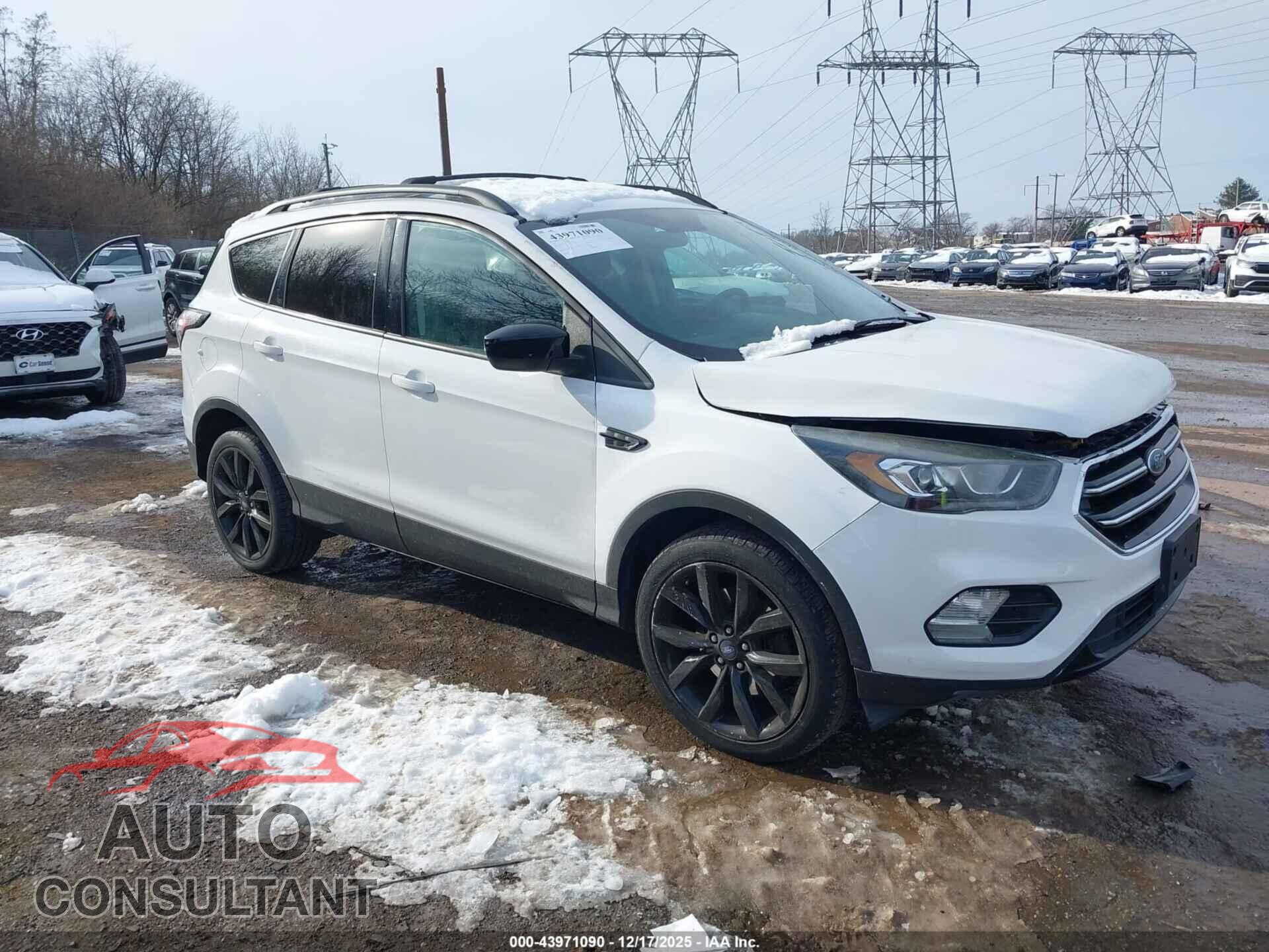 FORD ESCAPE 2017 - 1FMCU9G91HUE28069