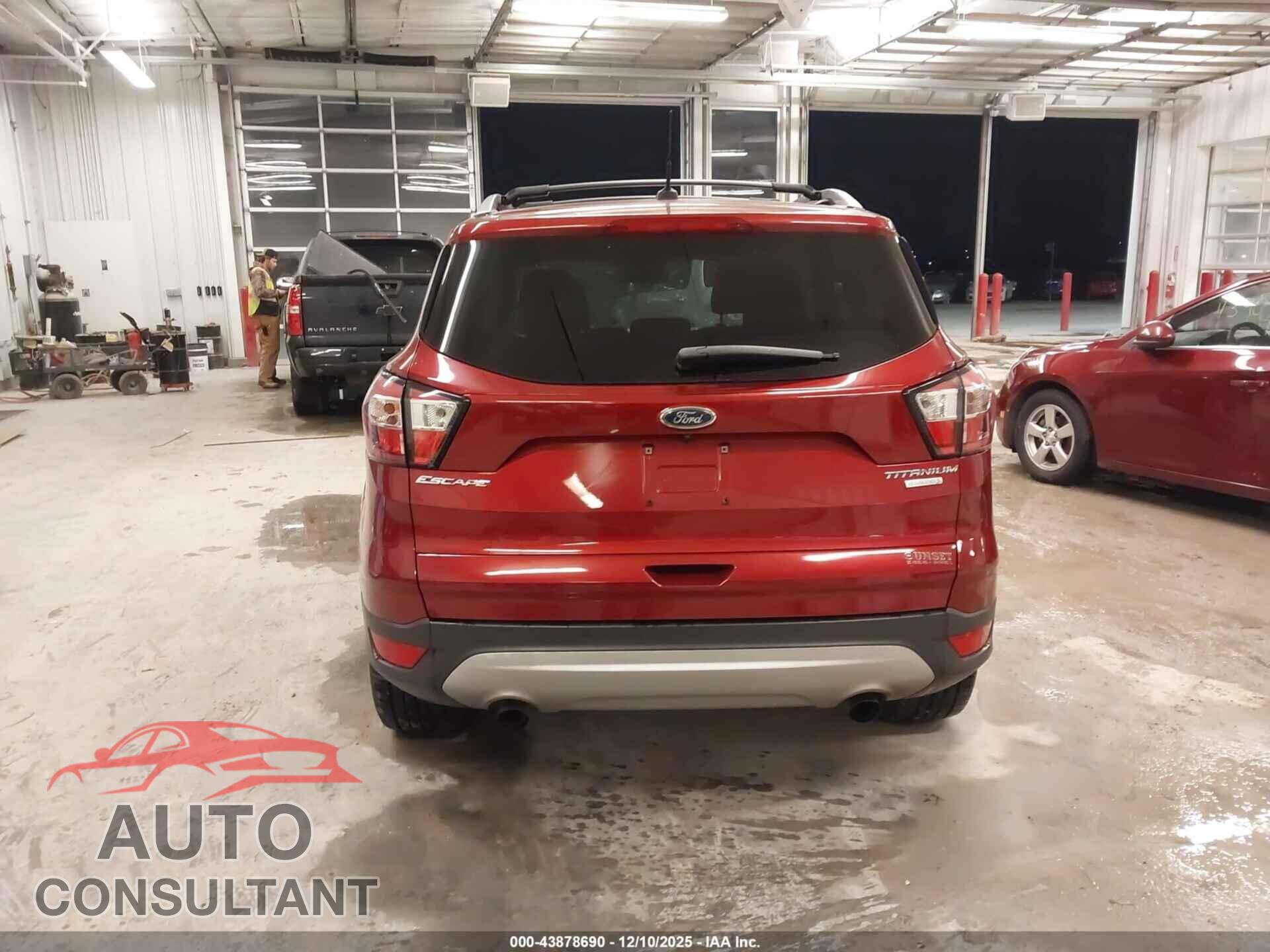 FORD ESCAPE 2017 - 1FMCU0JD3HUD84794