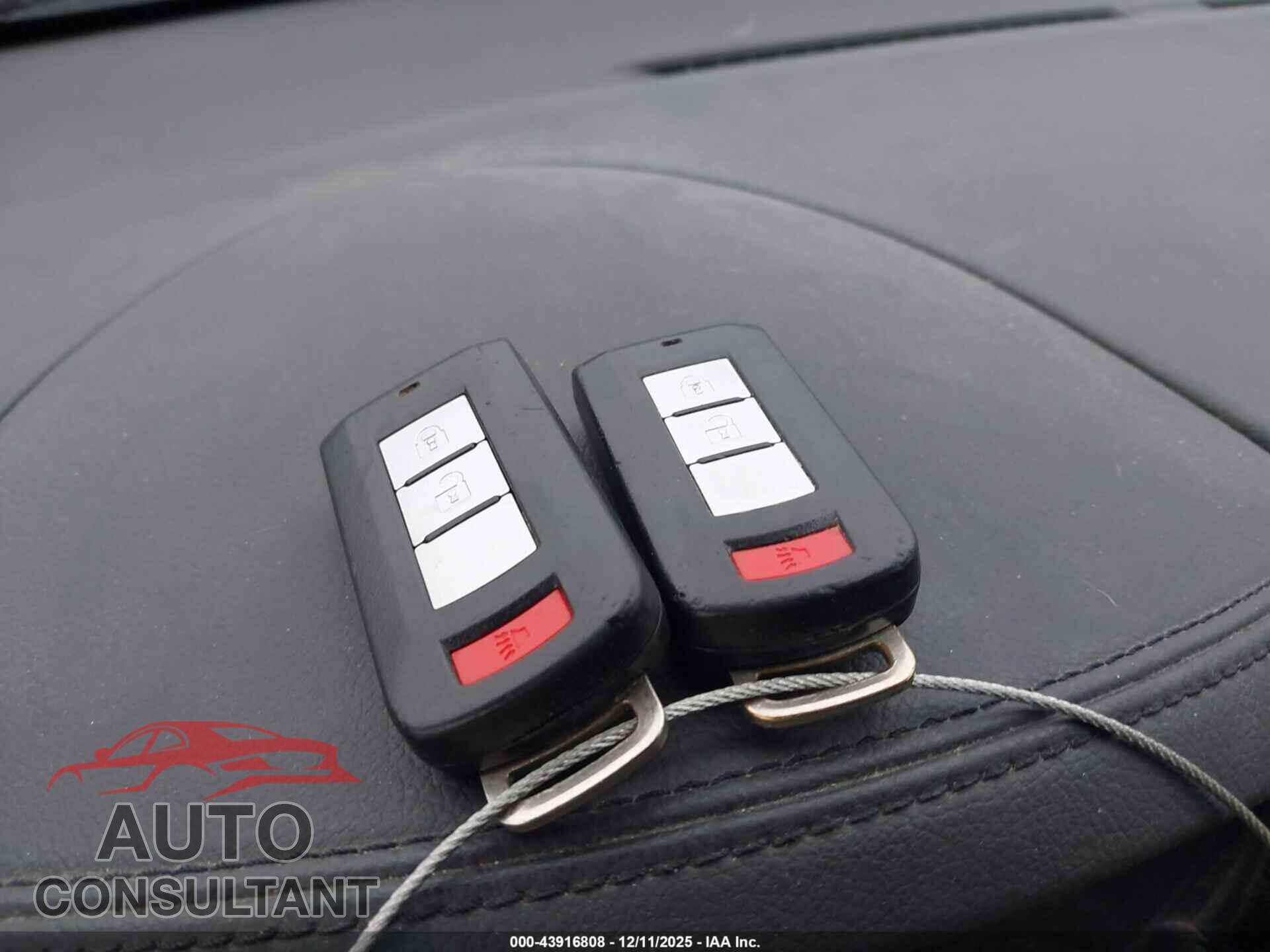 MITSUBISHI OUTLANDER 2017 - JA4AD3A33HZ058317