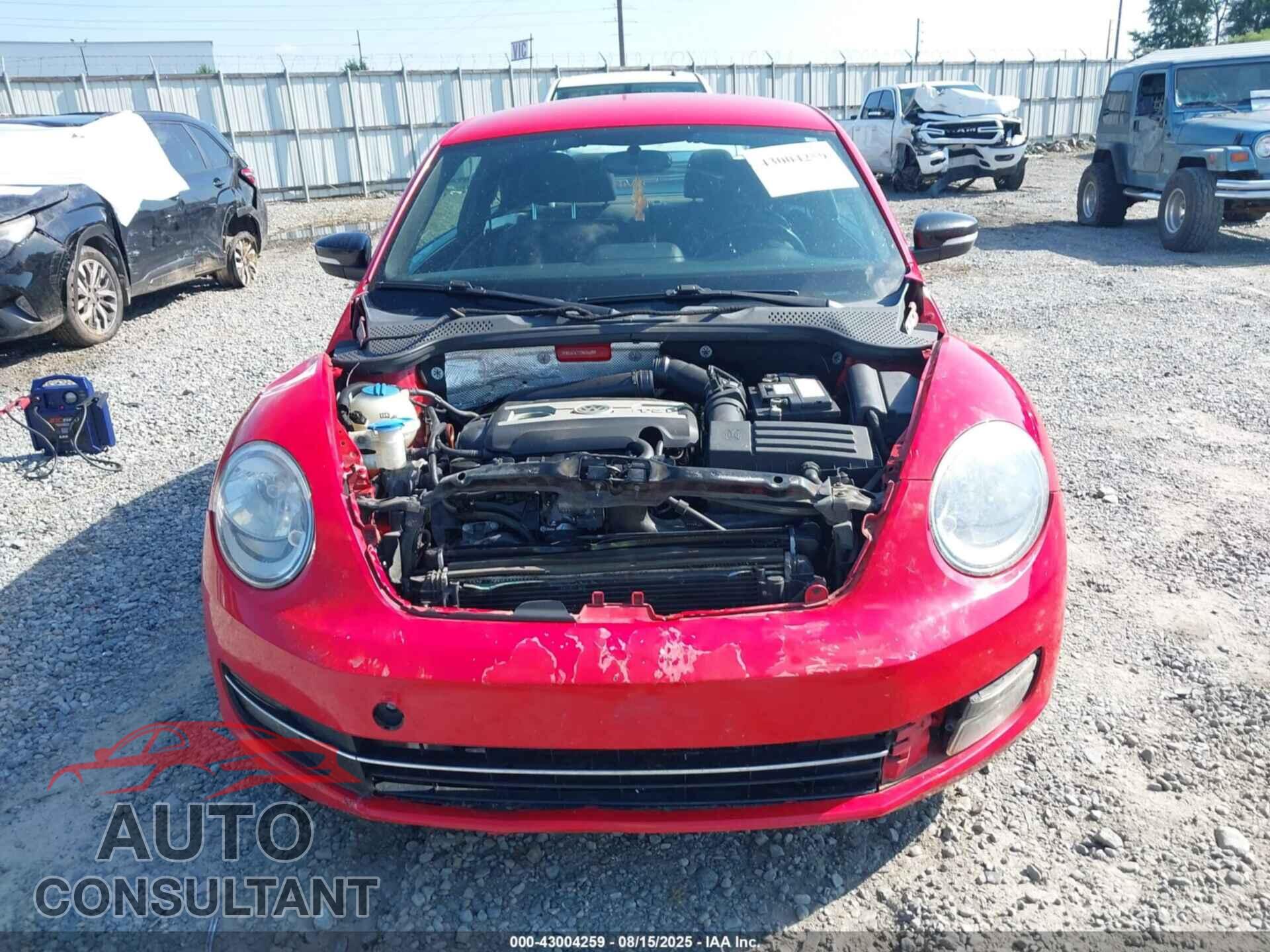 VOLKSWAGEN BEETLE 2013 - 3VWVA7AT7DM624298