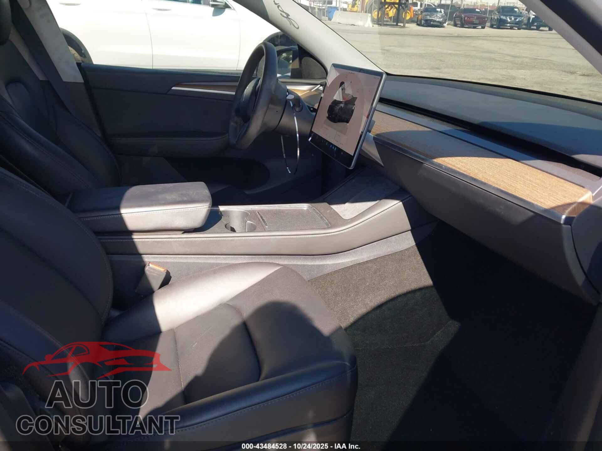 TESLA MODEL Y 2024 - 7SAYGDED2RF198566