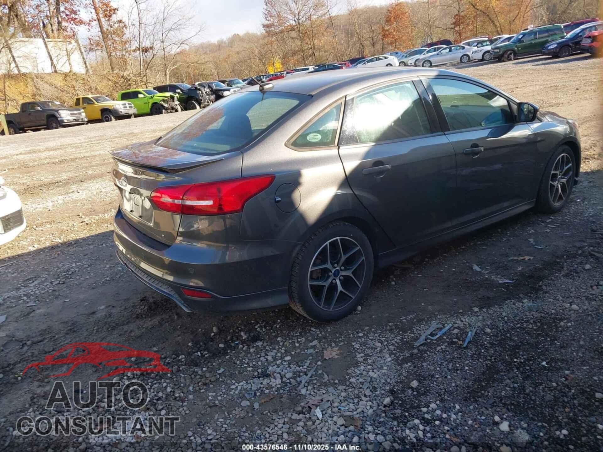 FORD FOCUS 2015 - 1FADP3F22FL292884