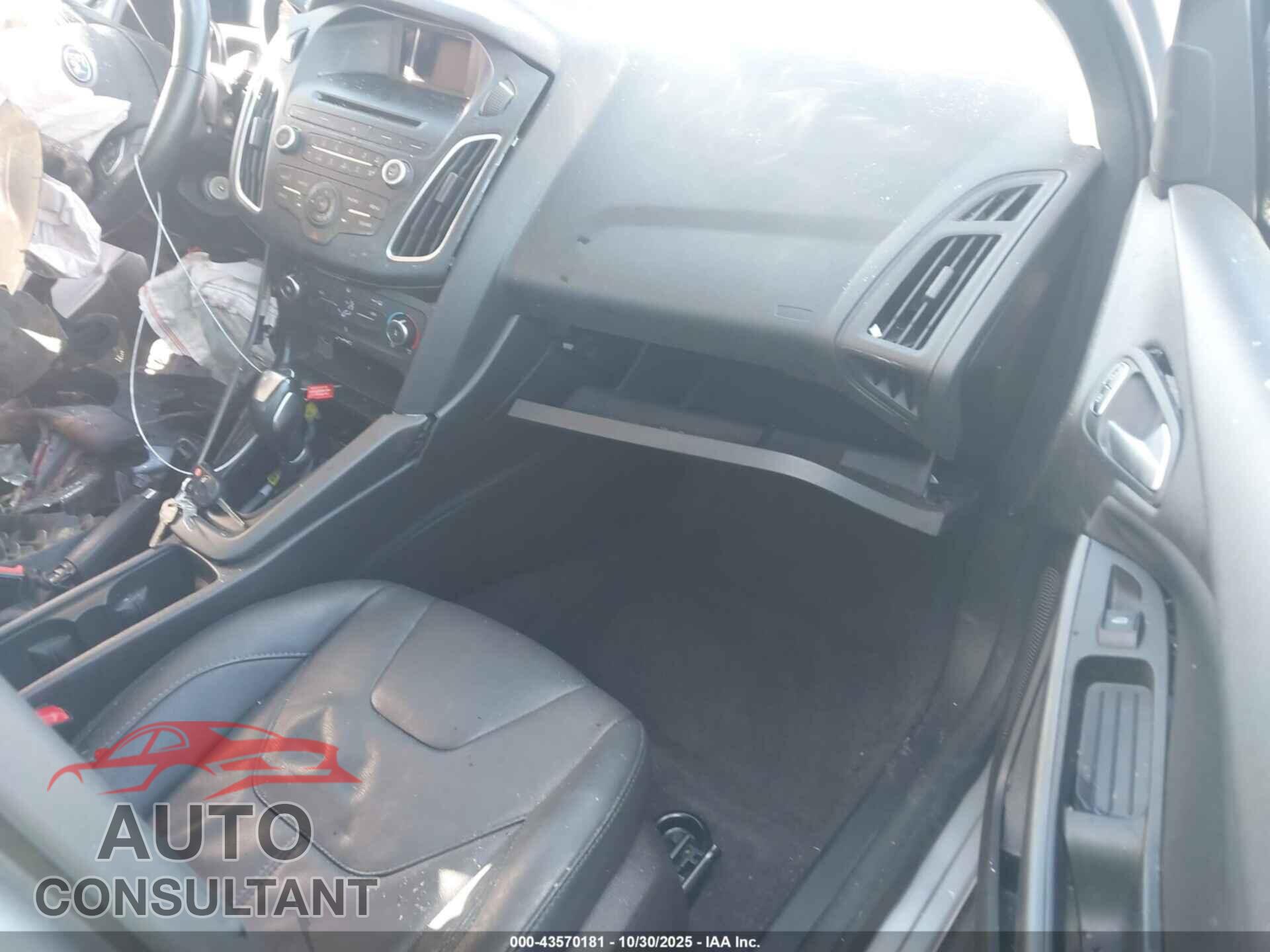 FORD FOCUS 2016 - 1FADP3F28GL299047