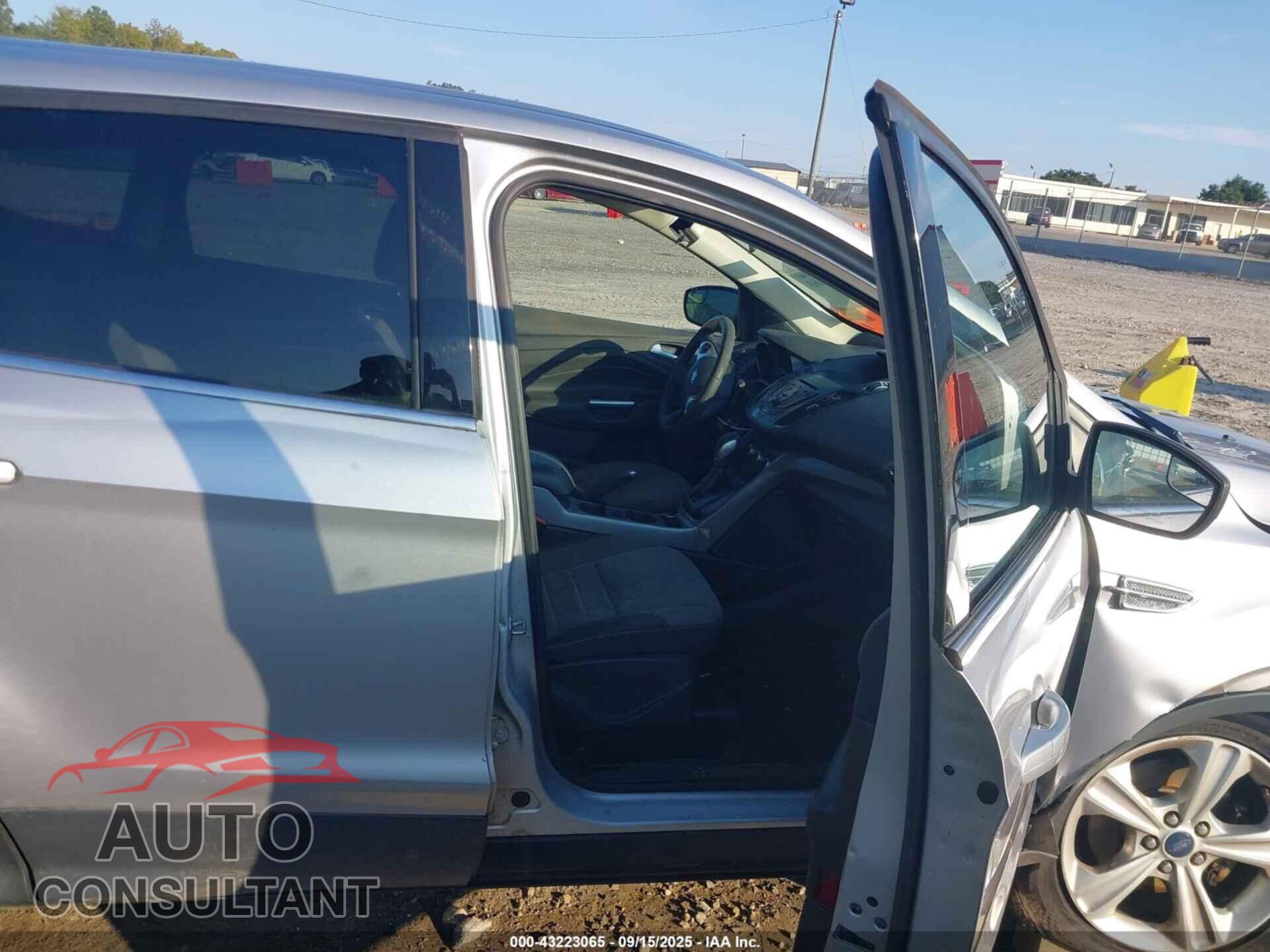 FORD ESCAPE 2016 - 1FMCU0G76GUC50488