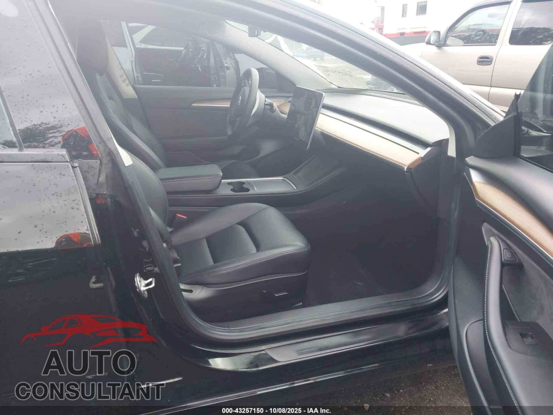TESLA MODEL 3 2021 - 5YJ3E1EB3MF081212