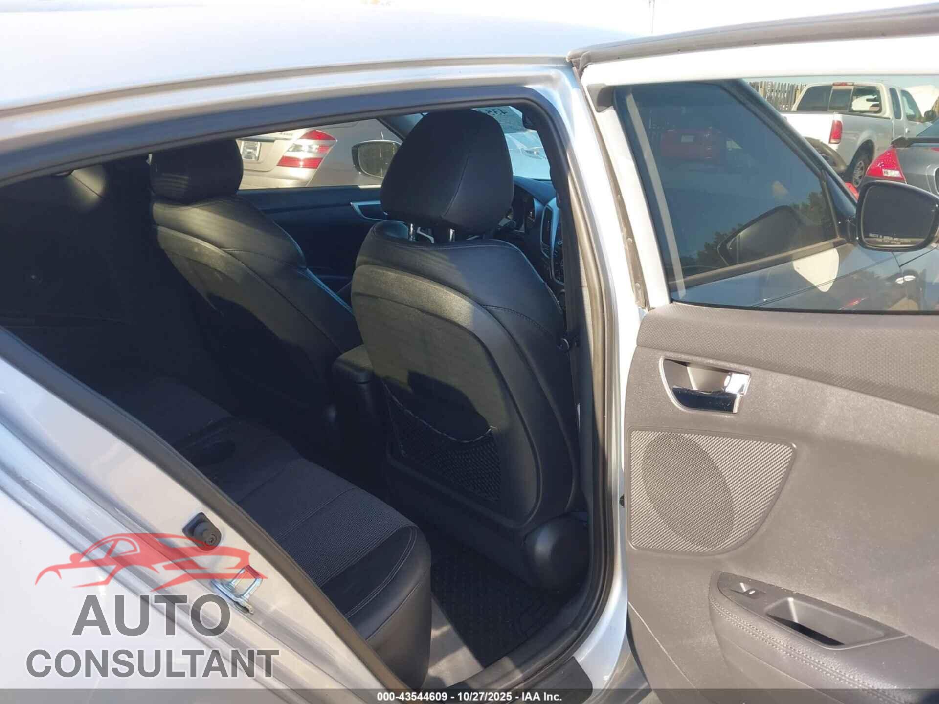HYUNDAI VELOSTER 2013 - KMHTC6AD5DU161303