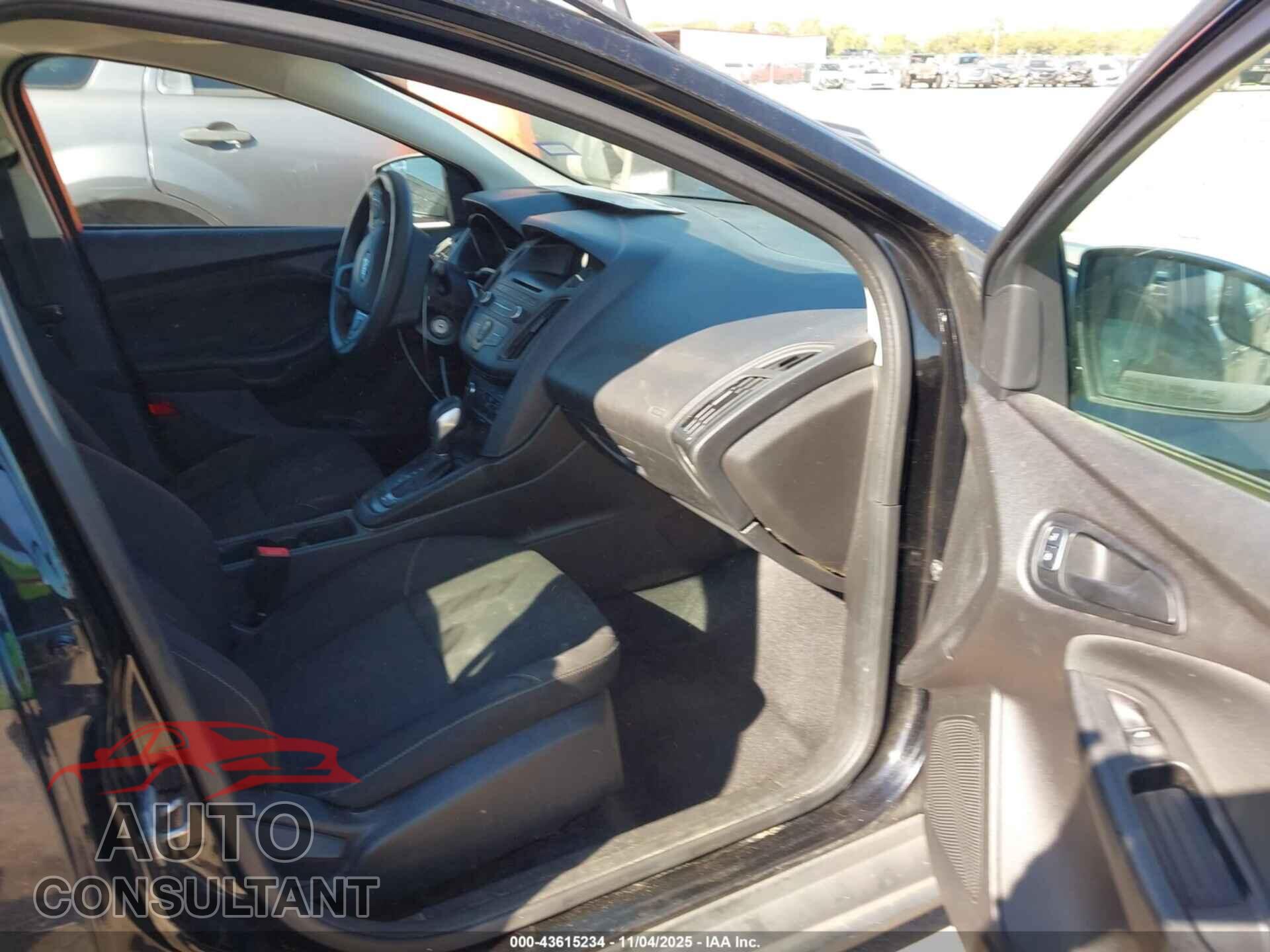 FORD FOCUS 2017 - 1FADP3E23HL331163