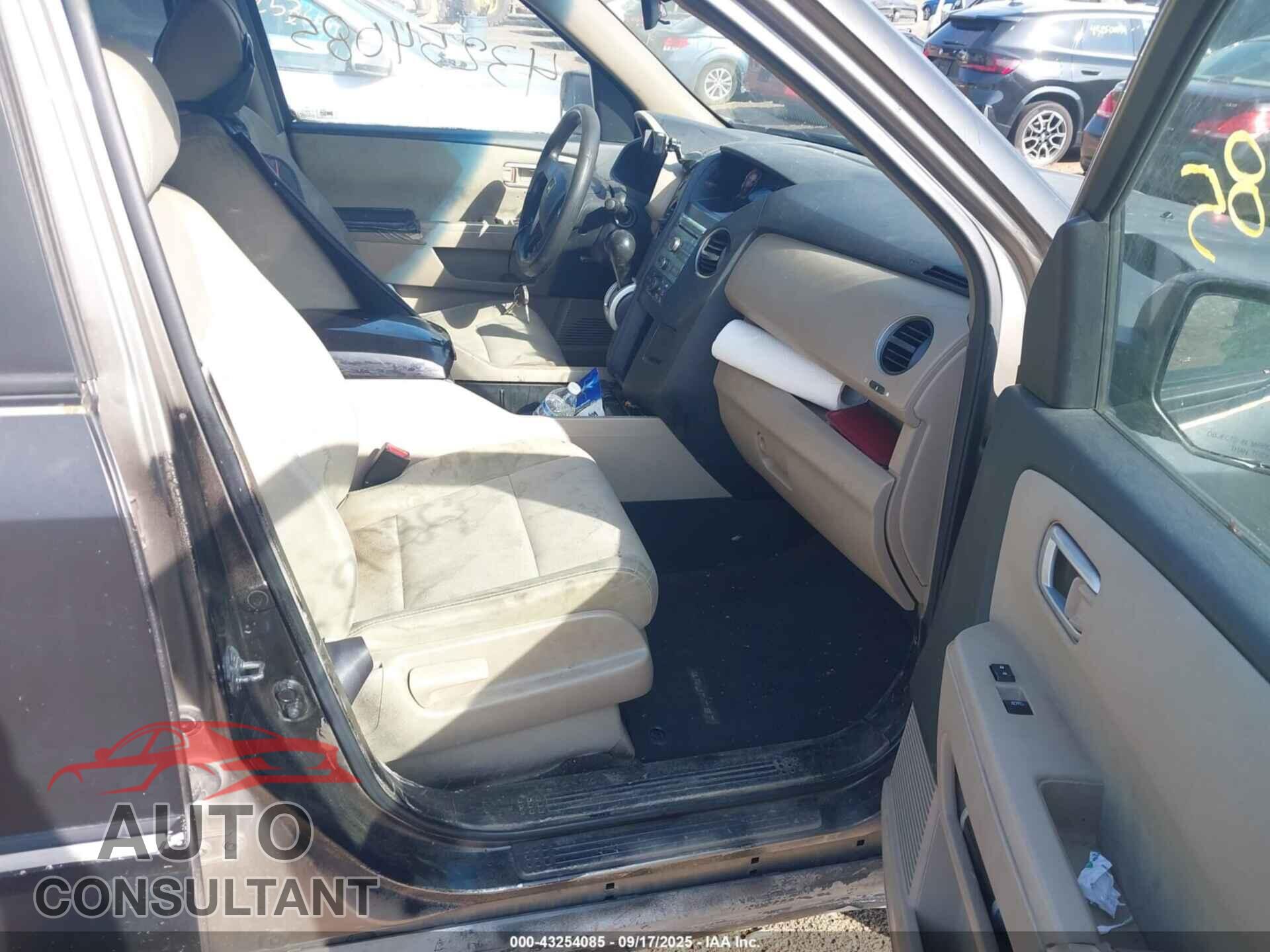 HONDA PILOT 2011 - 5FNYF3H20BB013523