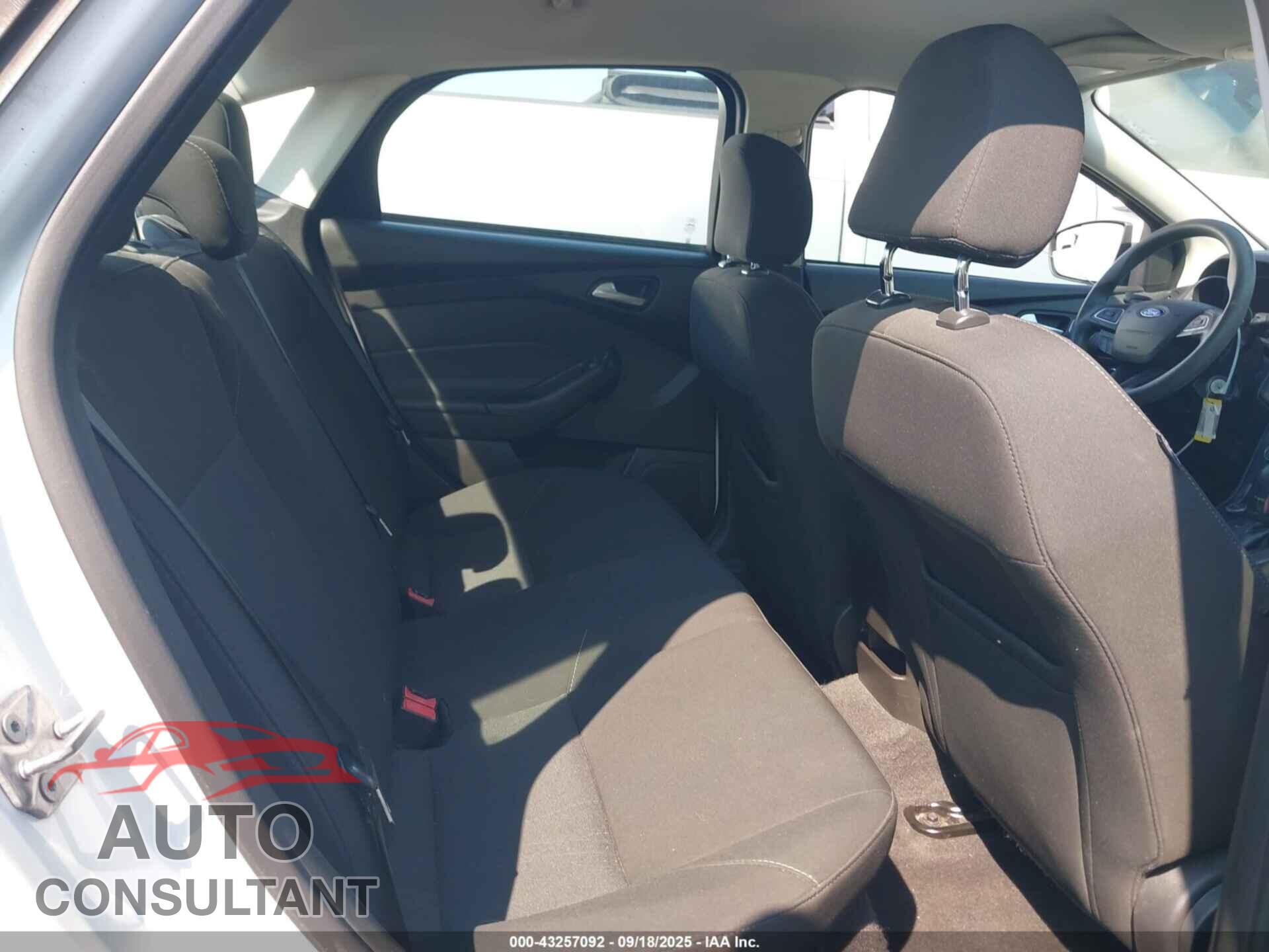 FORD FOCUS 2016 - 1FADP3F23GL320287