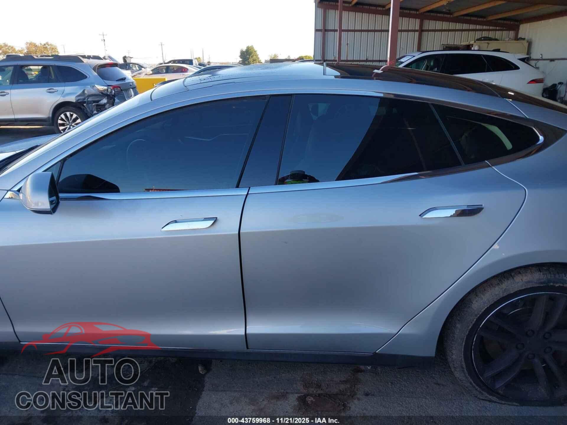TESLA MODEL S 2014 - 5YJSA1H14EFP52656