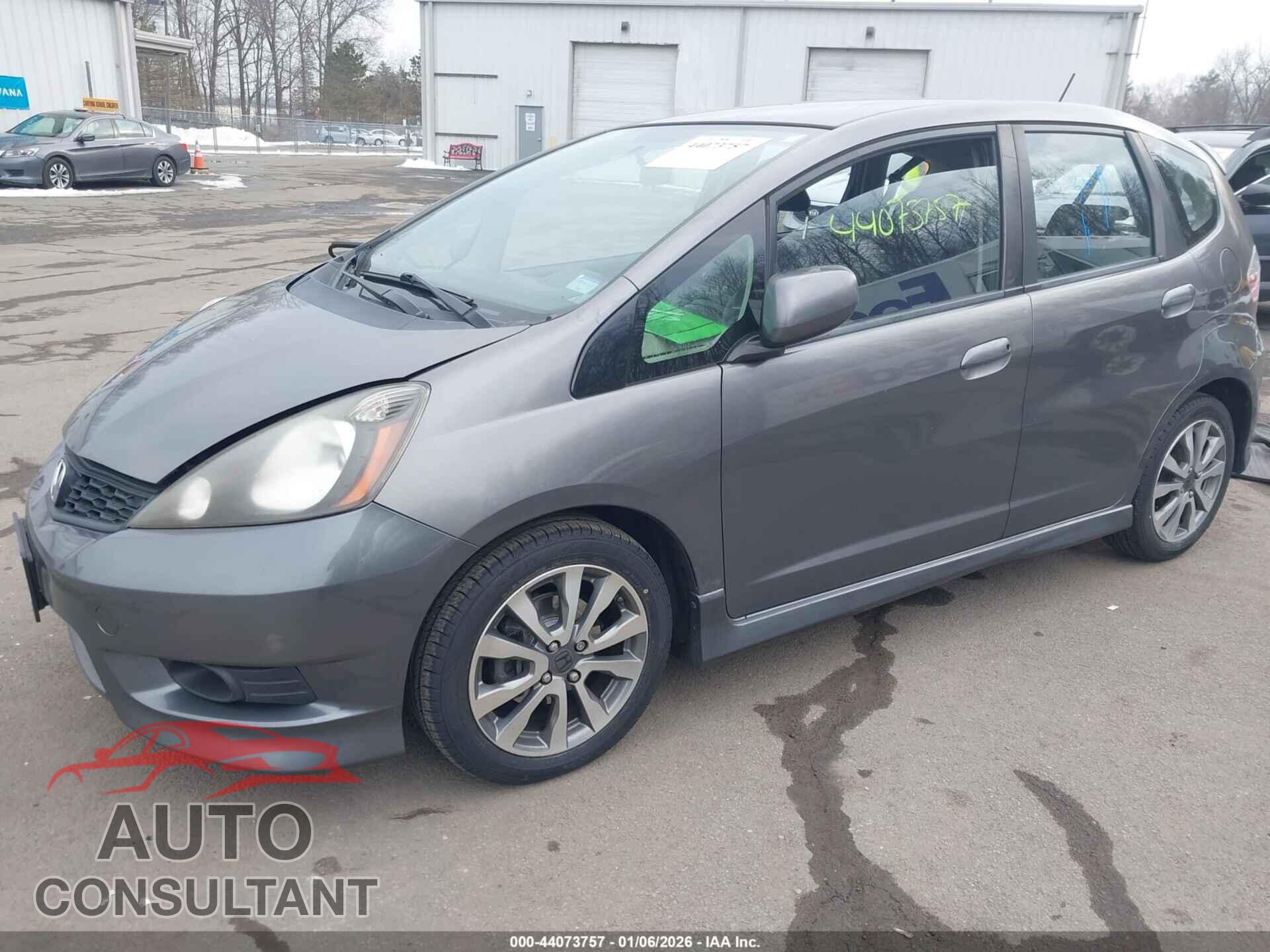 HONDA FIT 2013 - JHMGE8H61DC045331