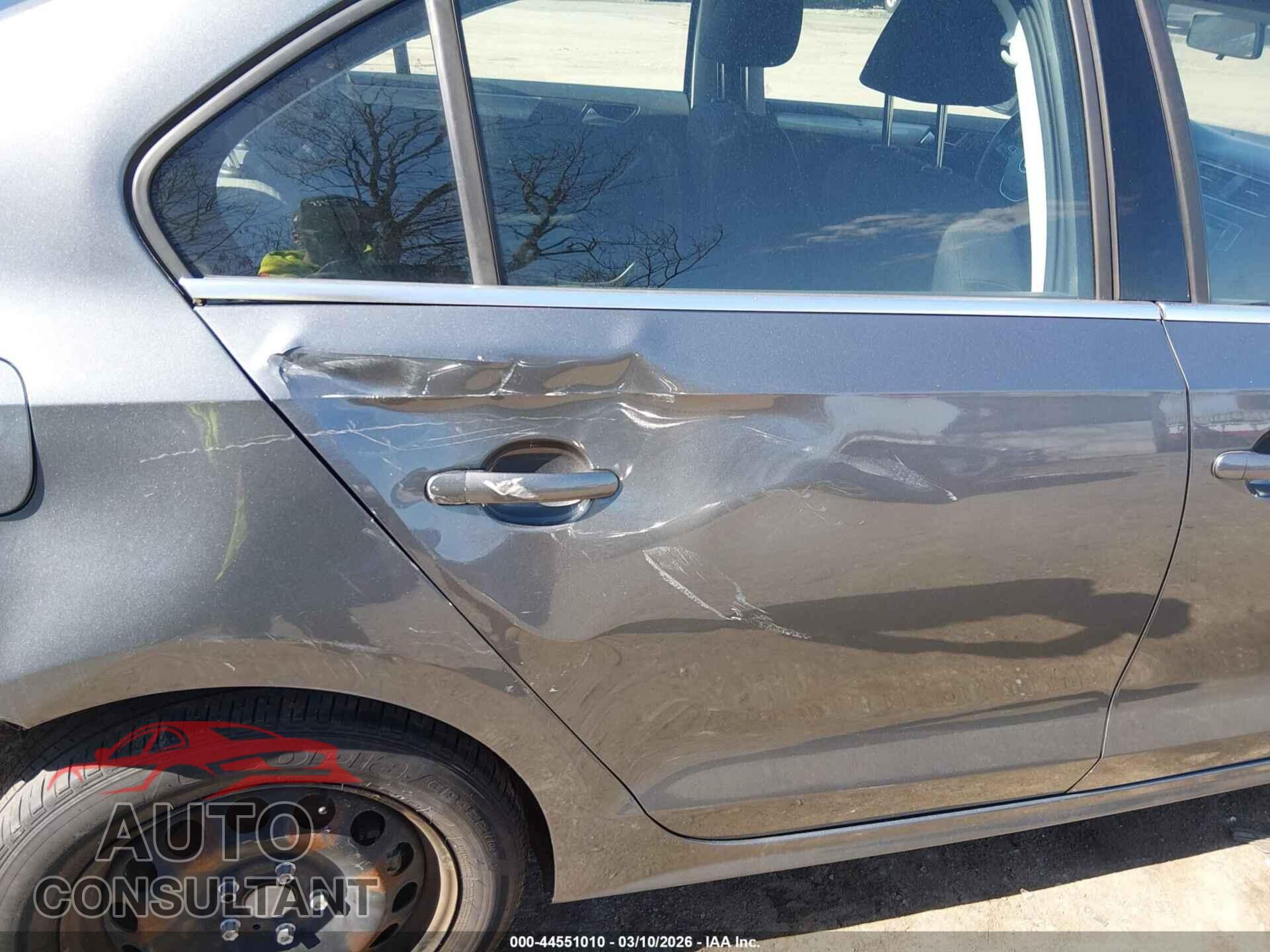 VOLKSWAGEN JETTA 2017 - 3VW2B7AJ9HM248403
