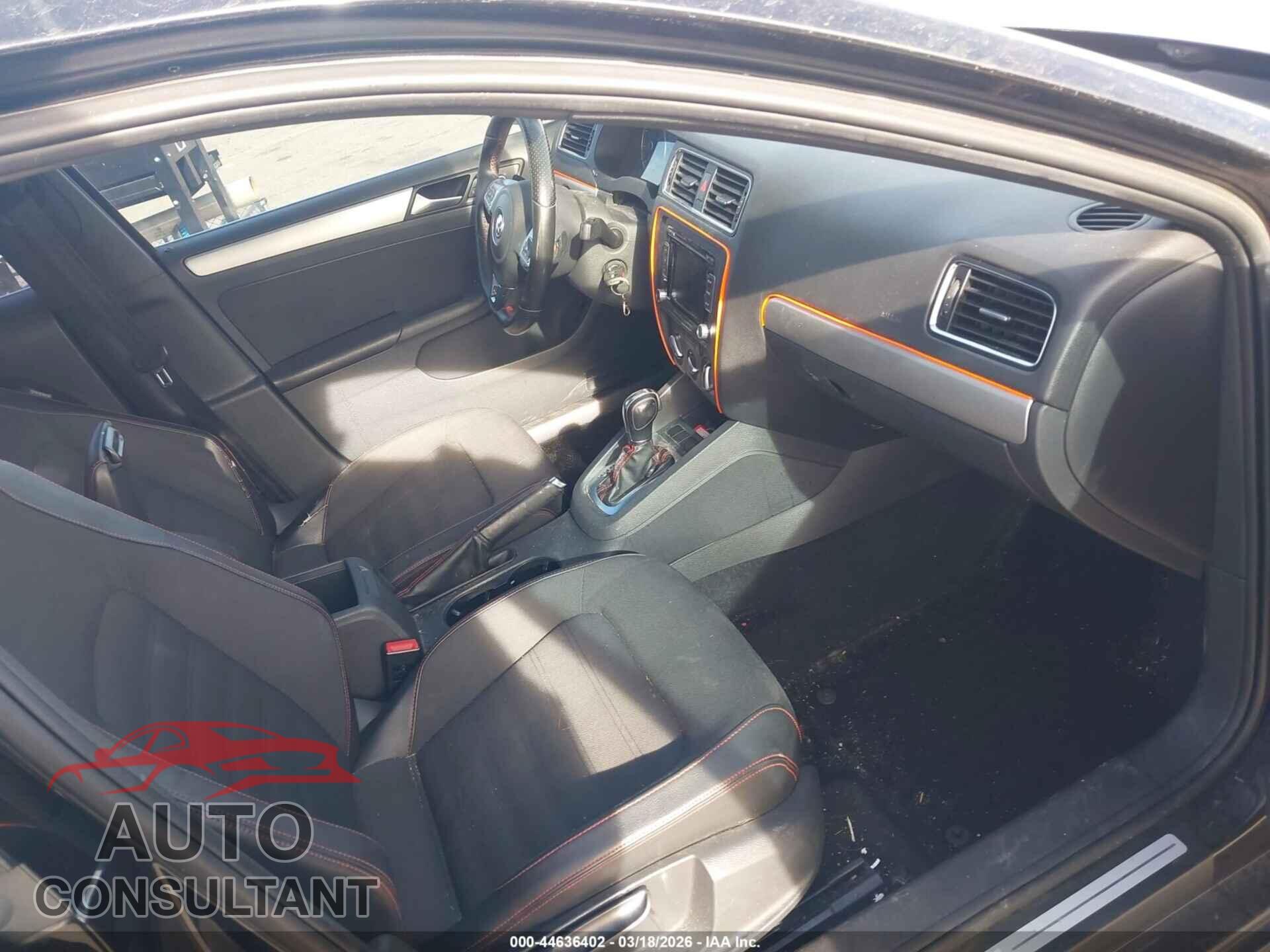 VOLKSWAGEN JETTA 2012 - 3VW4A7AJ8CM424801