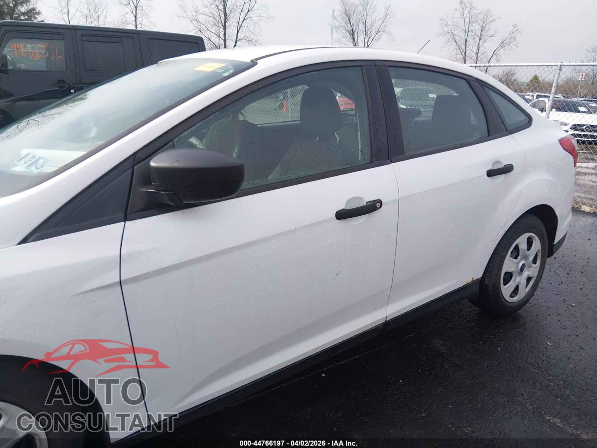 FORD FOCUS 2013 - 1FADP3E23DL330363