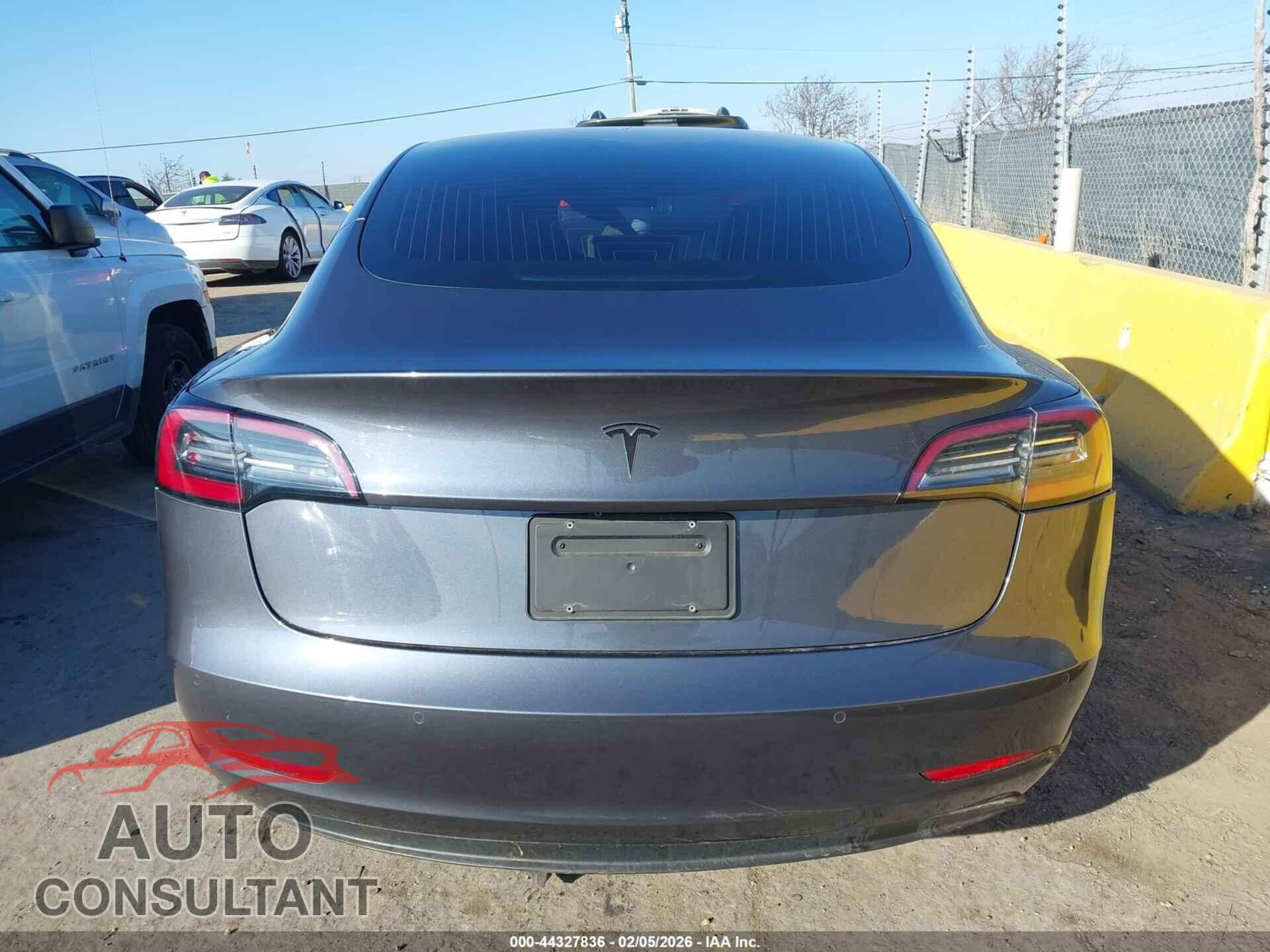 TESLA MODEL 3 2020 - 5YJ3E1EC6LF640985