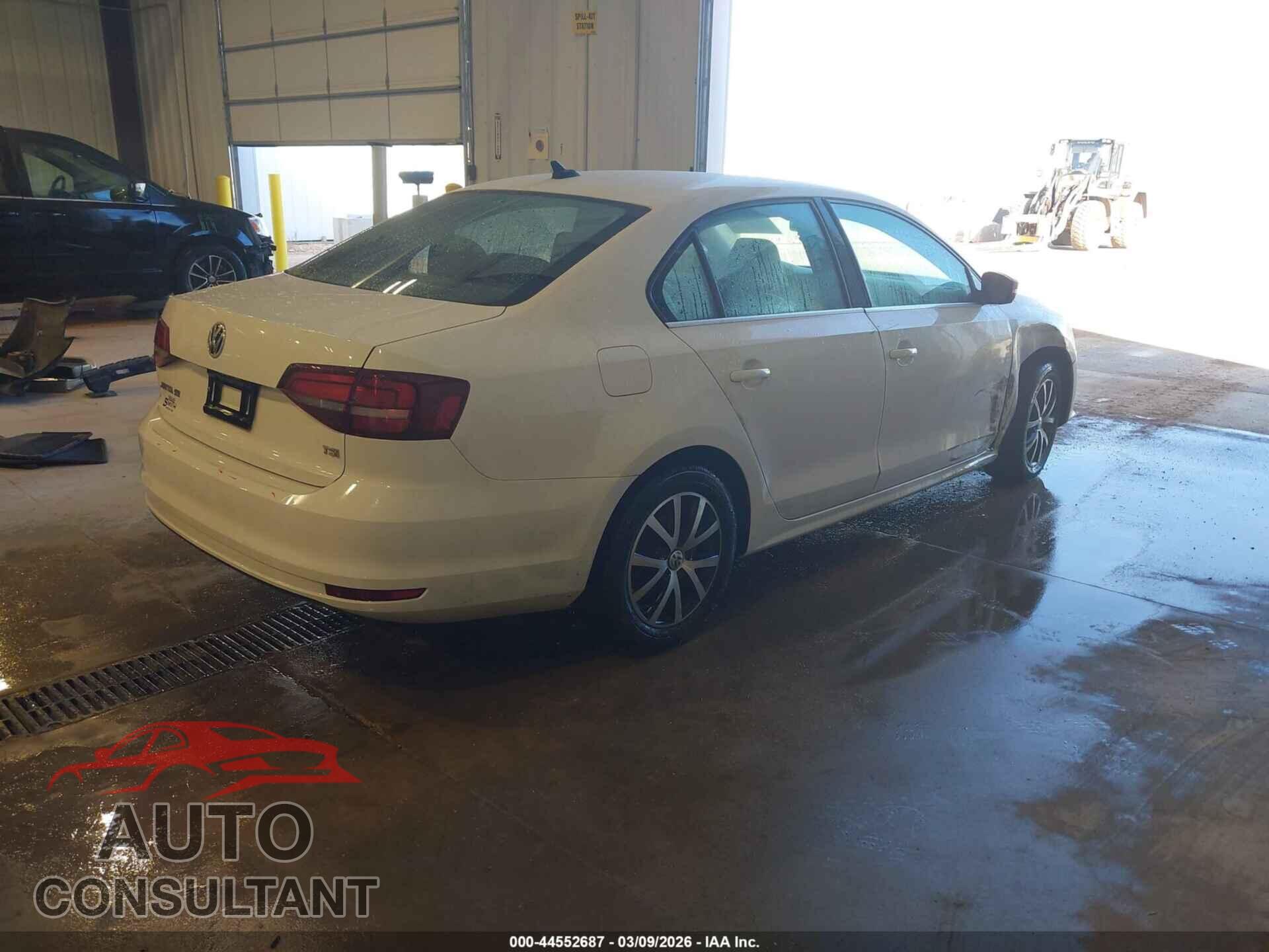VOLKSWAGEN JETTA 2017 - 3VWDB7AJ5HM404381