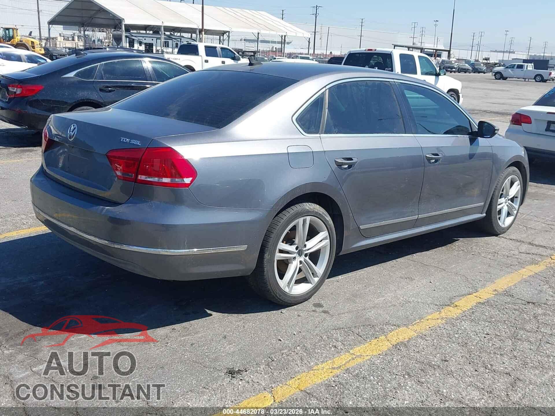 VOLKSWAGEN PASSAT 2012 - 1VWCN7A39CC008436