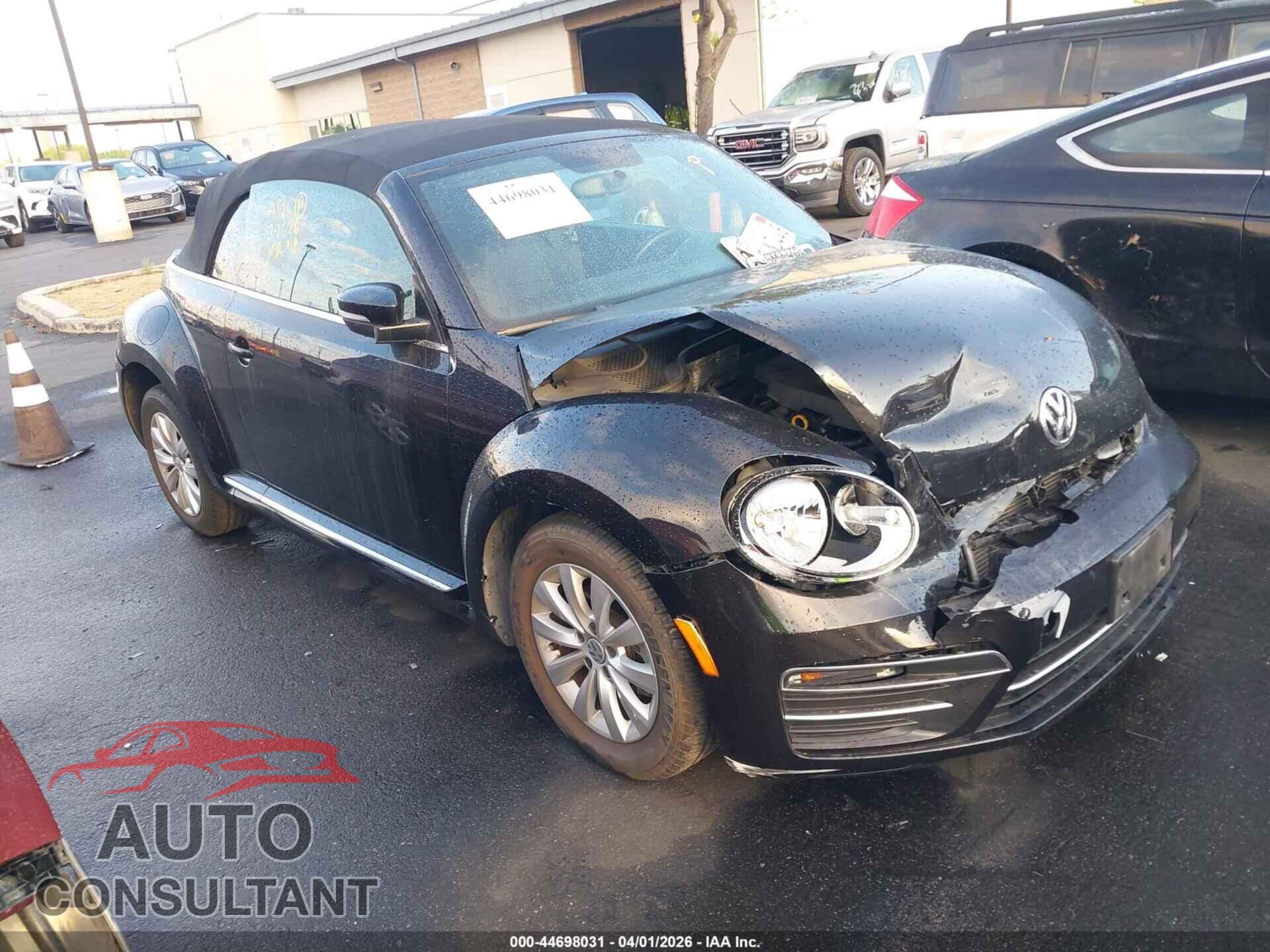 VOLKSWAGEN BEETLE 2018 - 3VW5DAAT4JM516110