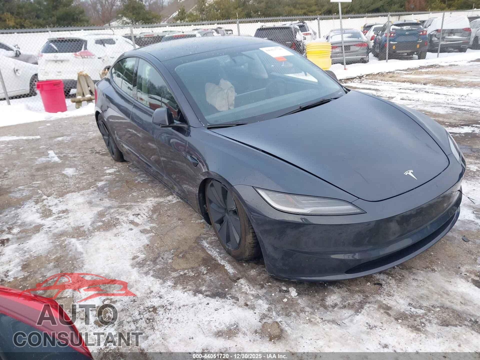 TESLA MODEL 3 2025 - 5YJ3E1EA2SF038226