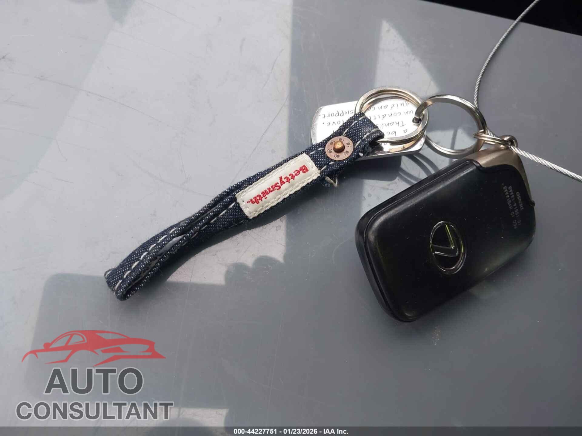 LEXUS IS 250C 2010 - JTHFF2C27A2509749