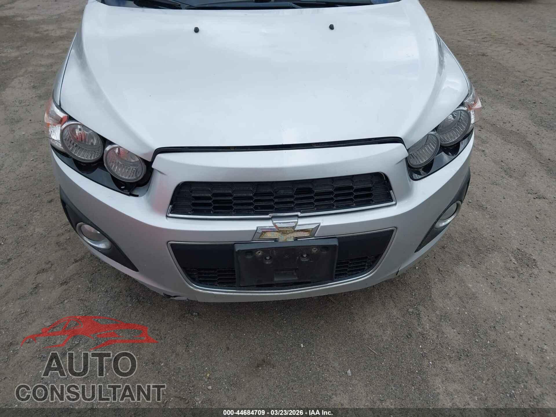 CHEVROLET SONIC 2013 - 1G1JC5SH9D4144357