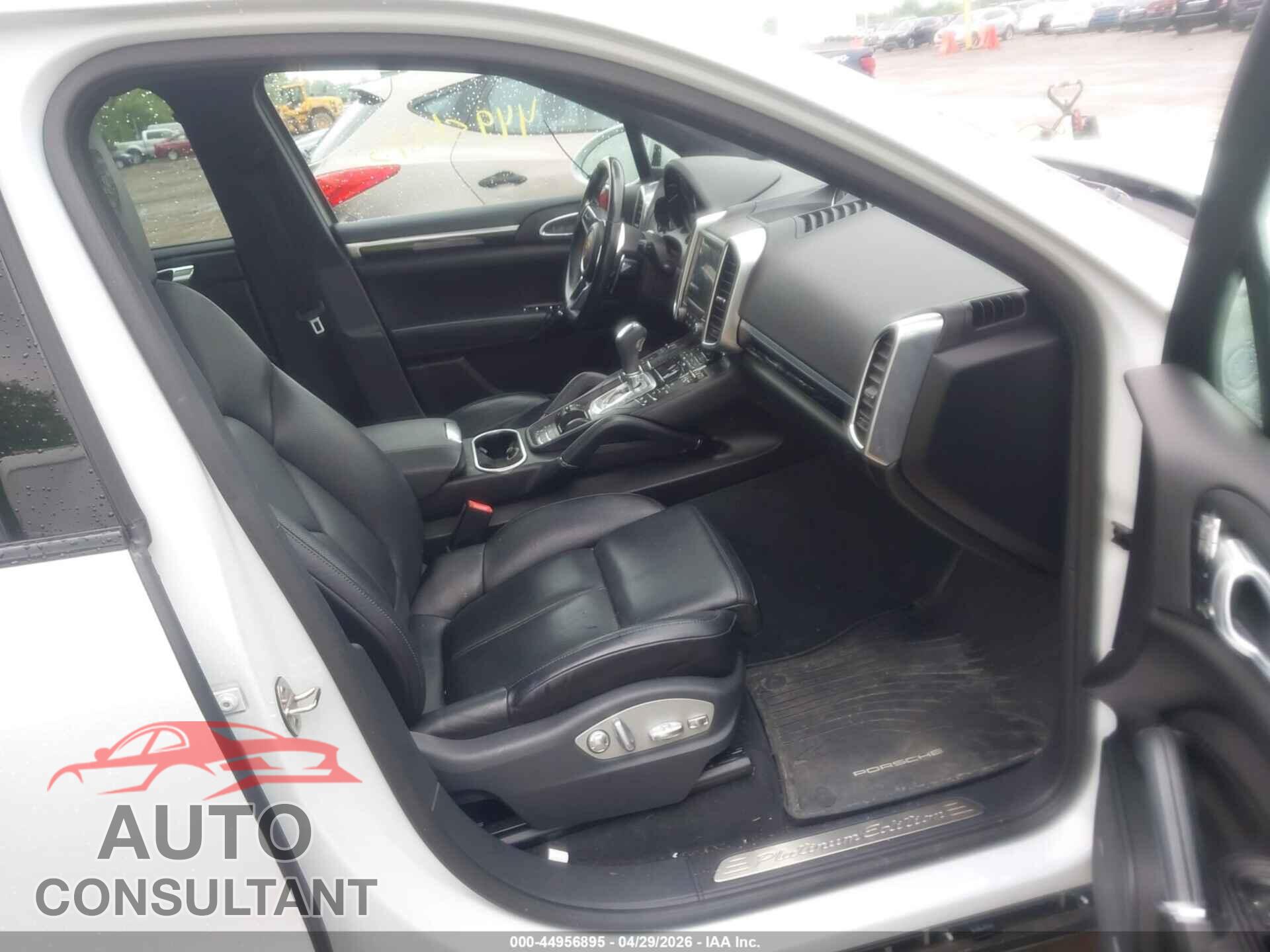 PORSCHE CAYENNE 2017 - WP1AA2A27HKA90758