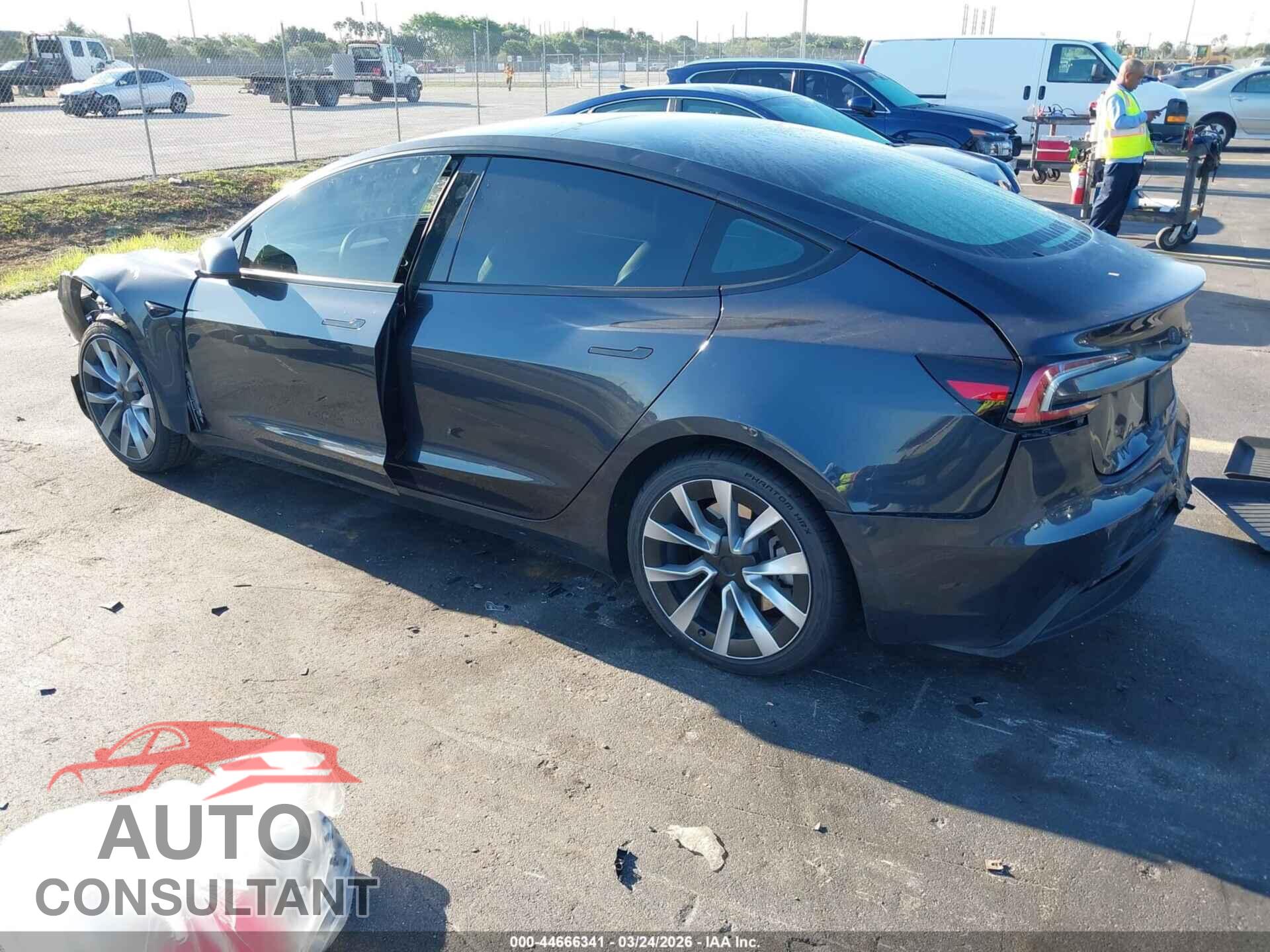 TESLA MODEL 3 2024 - 5YJ3E1EA5RF741054