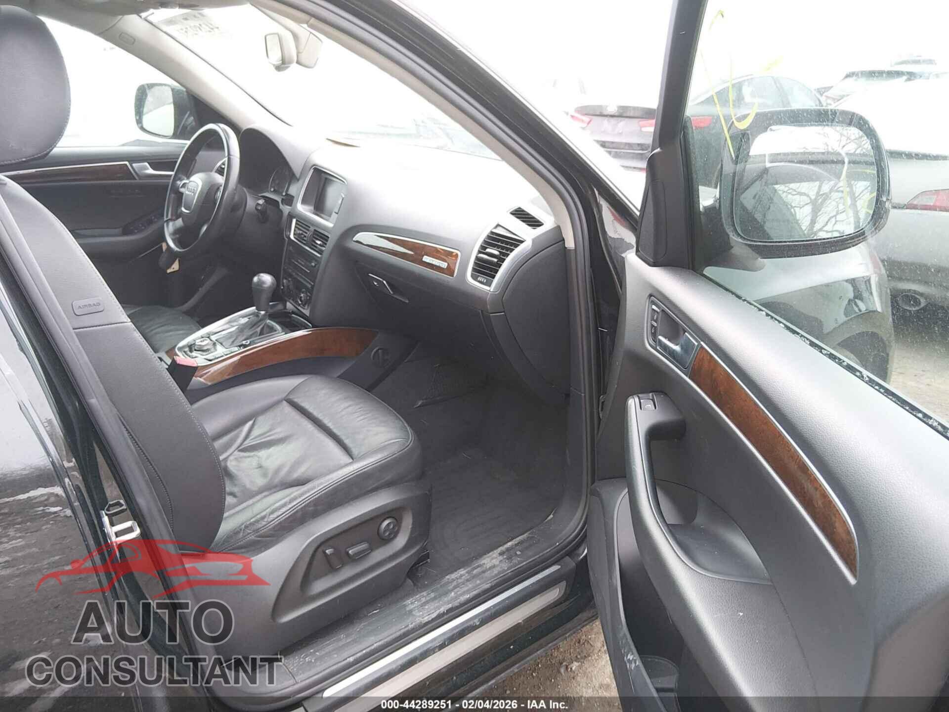 AUDI Q5 2010 - WA1LKAFP0AA109016
