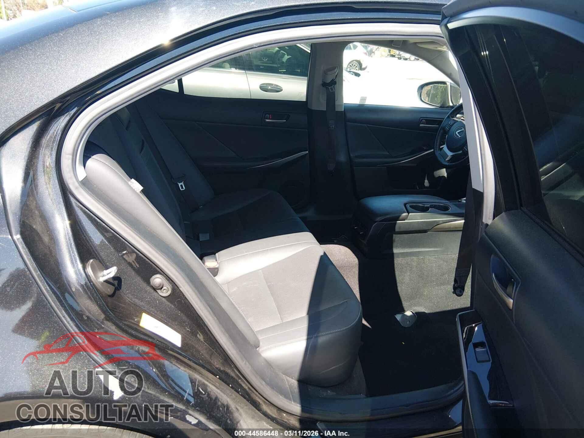 LEXUS IS 300 2018 - JTHBA1D25J5080020