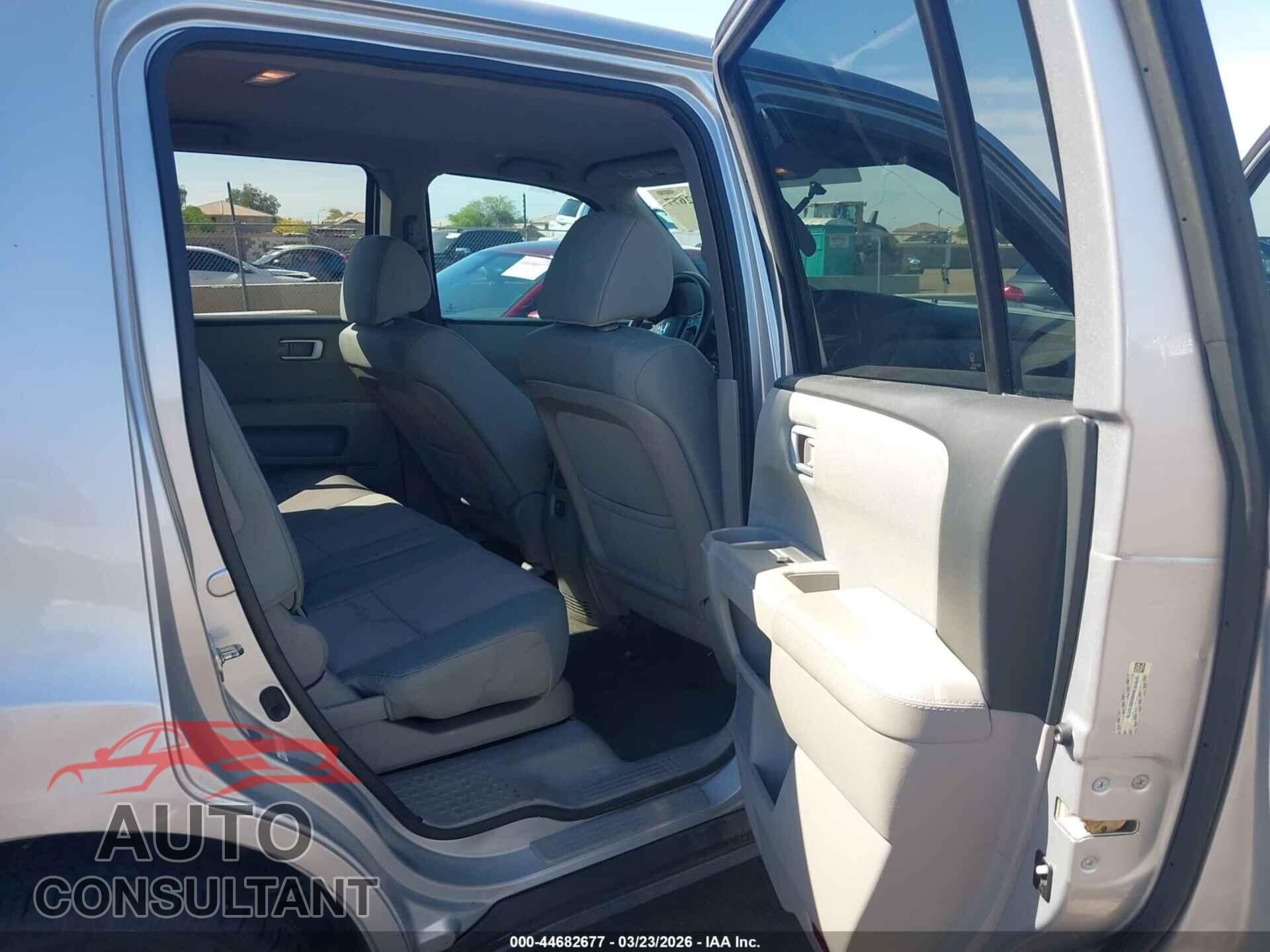 HONDA PILOT 2014 - 5FNYF3H48EB013176