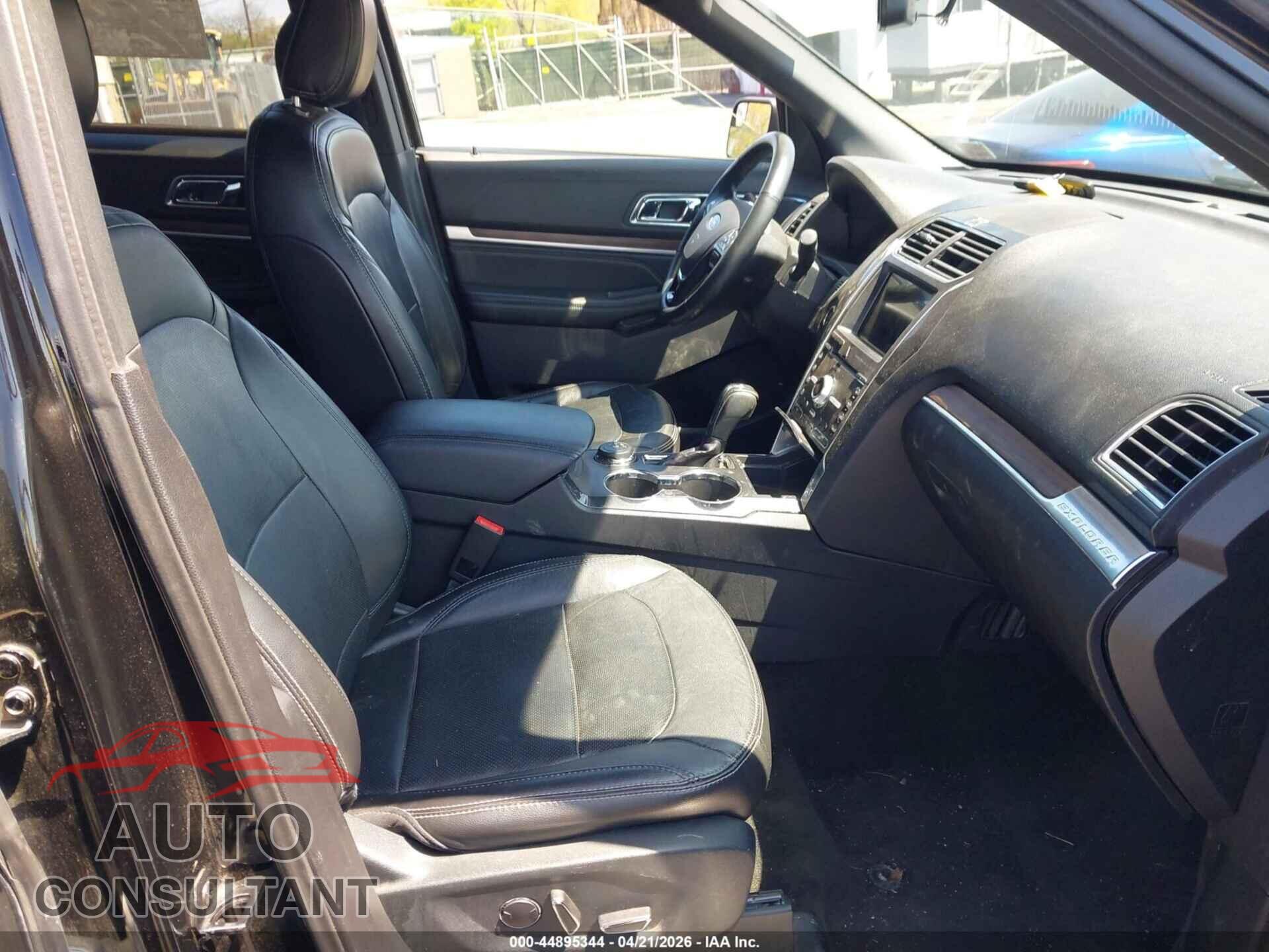 FORD EXPLORER 2018 - 1FM5K8F8XJGB67093