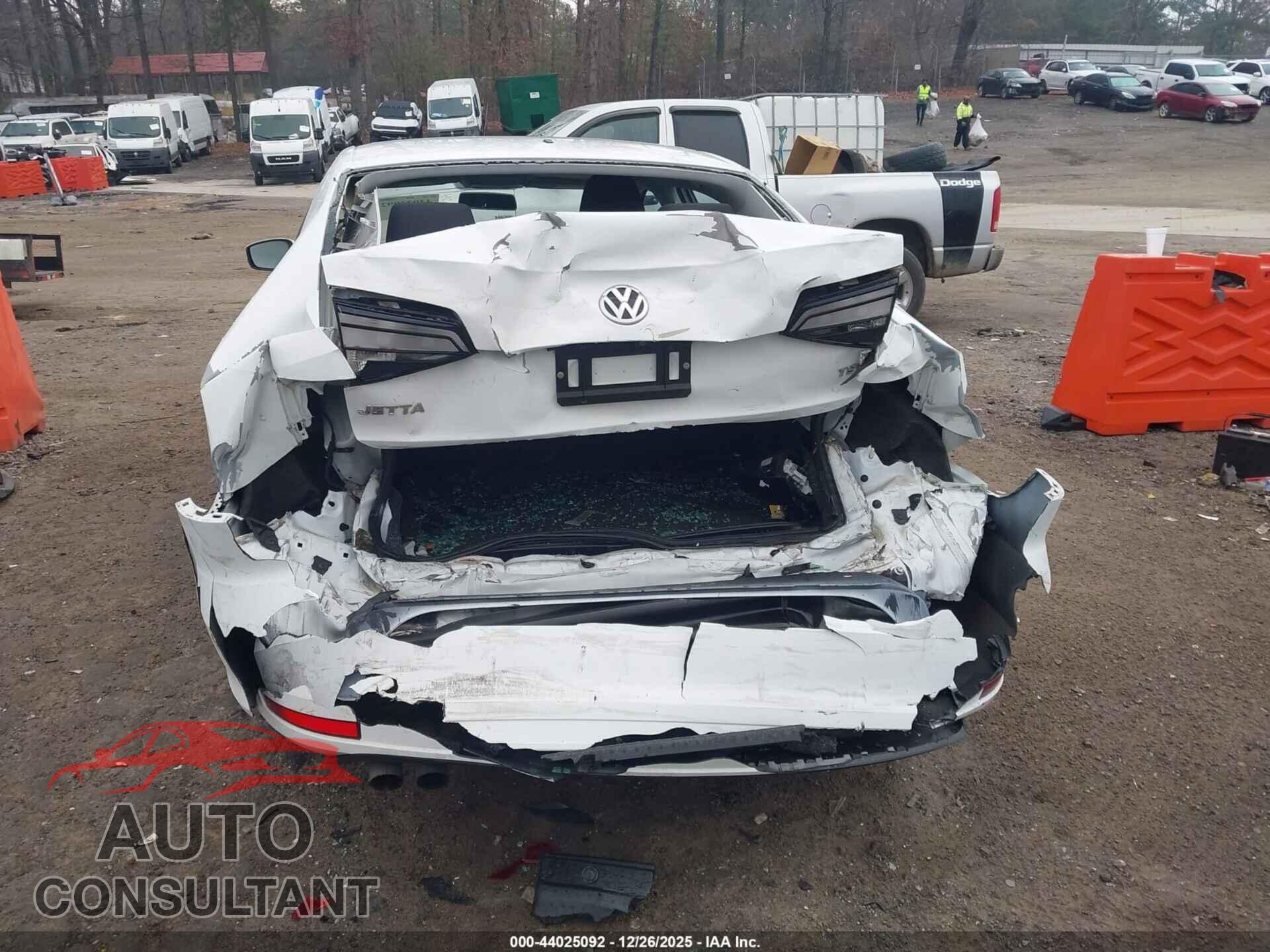VOLKSWAGEN JETTA 2017 - 3VW2B7AJ5HM350166