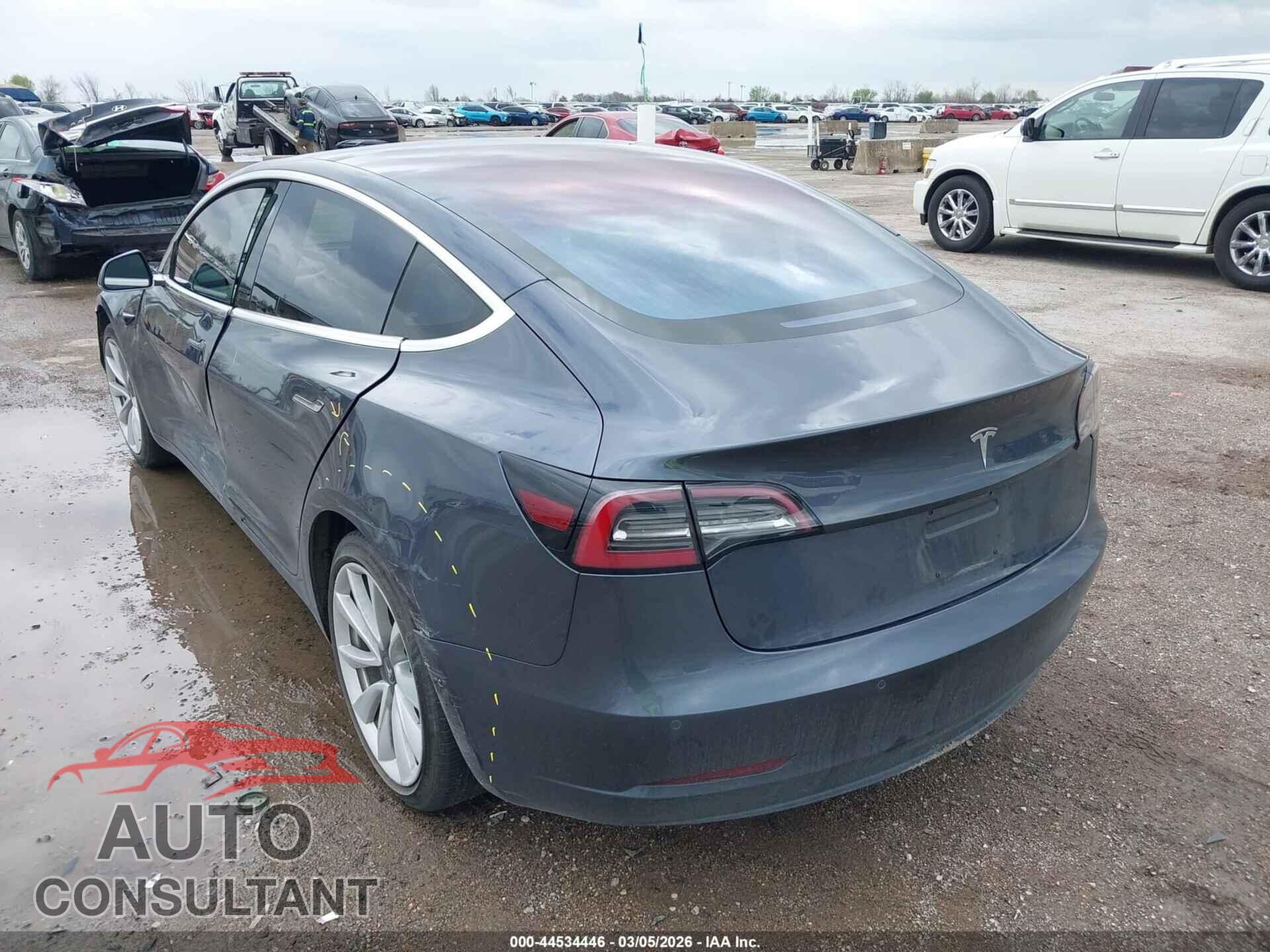 TESLA MODEL 3 2018 - 5YJ3E1EA7JF009562