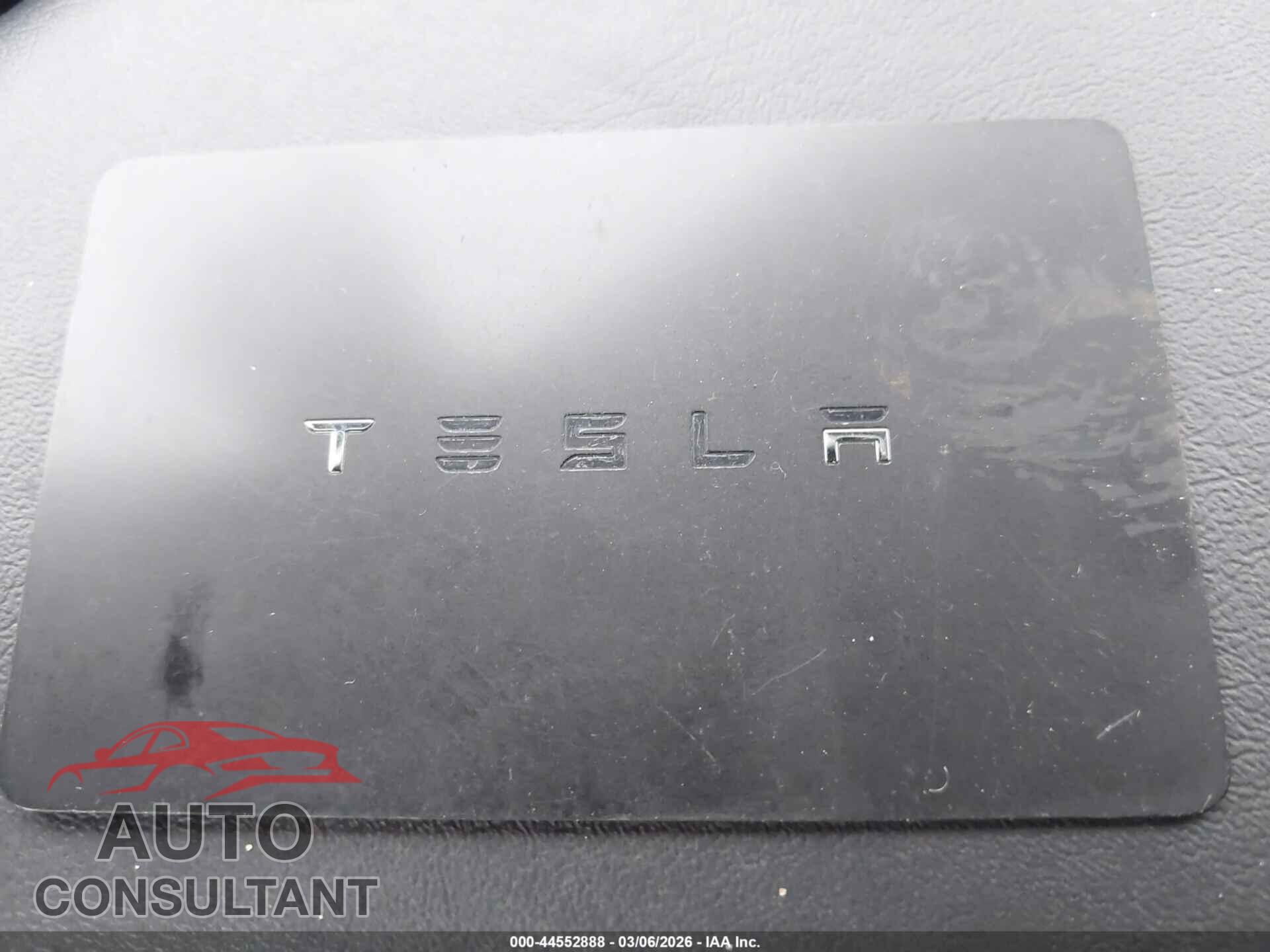 TESLA MODEL 3 2019 - 5YJ3E1EA7KF307370