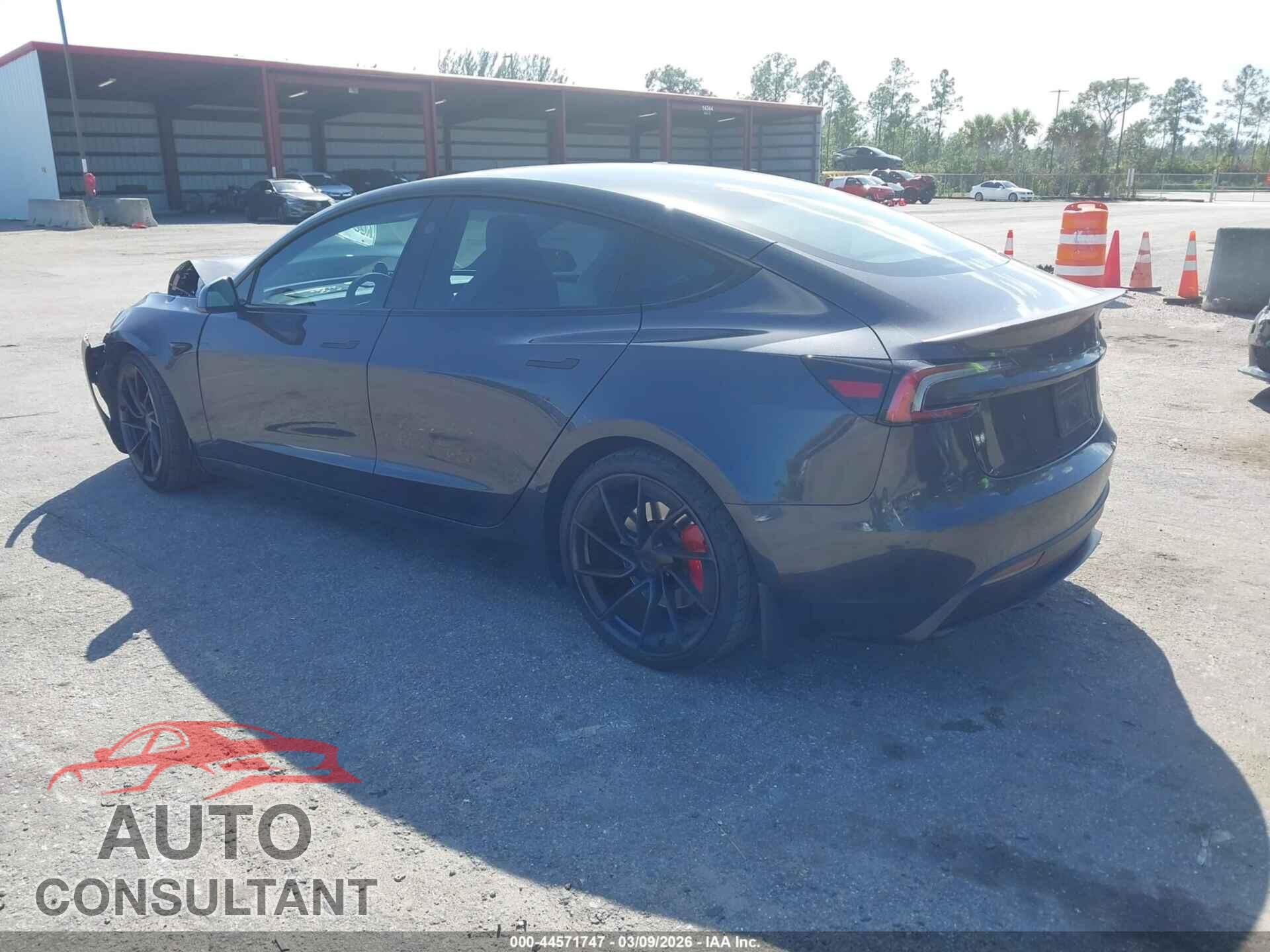 TESLA MODEL 3 2024 - 5YJ3E1ET5RF784777