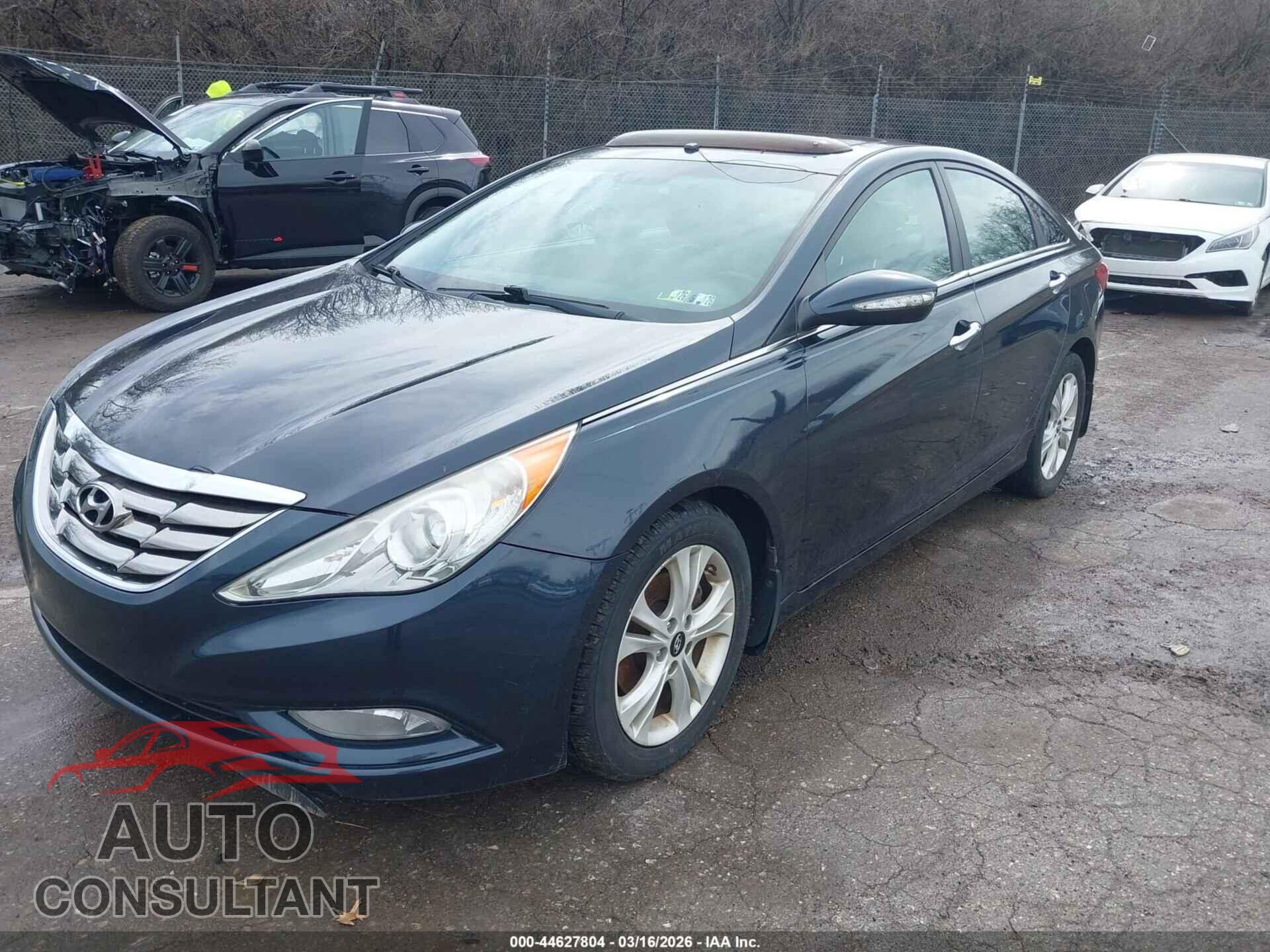 HYUNDAI SONATA 2011 - 5NPEC4AB8BH300587