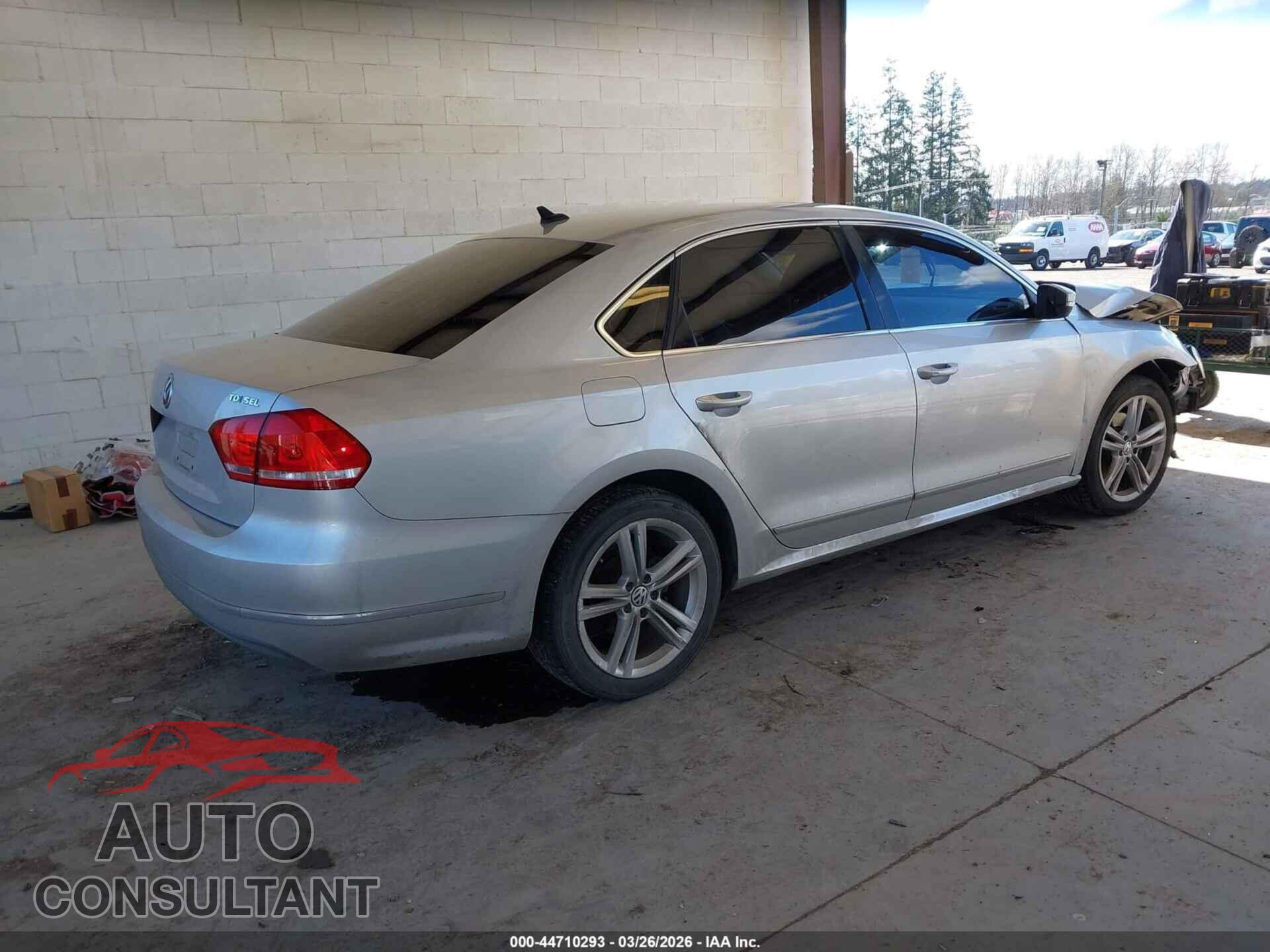VOLKSWAGEN PASSAT 2013 - 1VWCN7A38DC096834