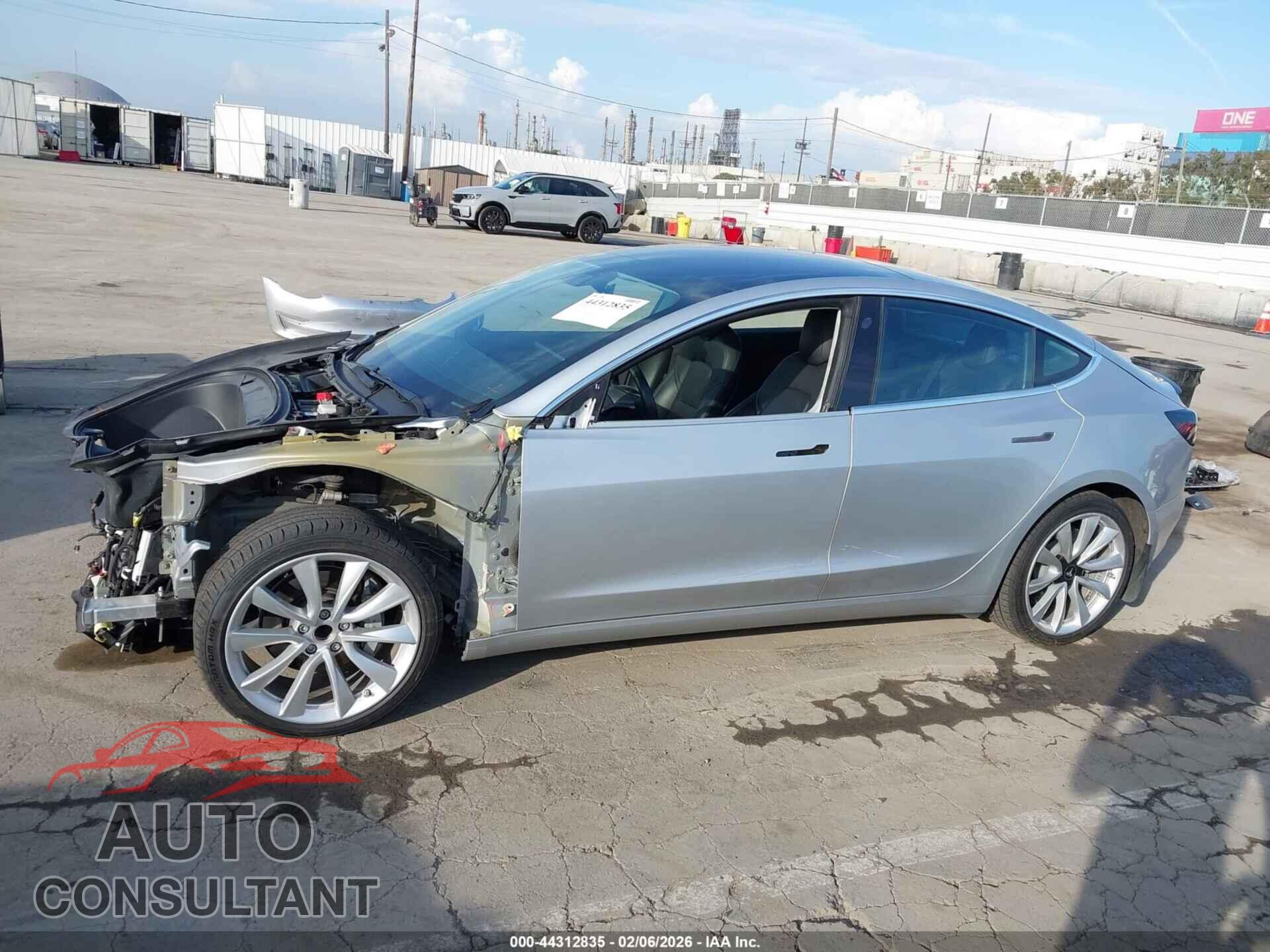 TESLA MODEL 3 2018 - 5YJ3E1EA0JF098892